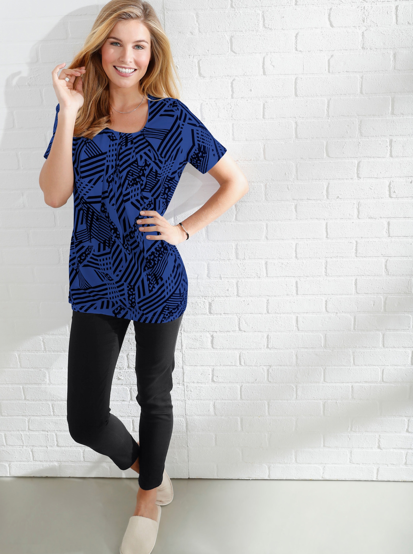 Longshirt in A-Form mit Falten - blau-gemustert