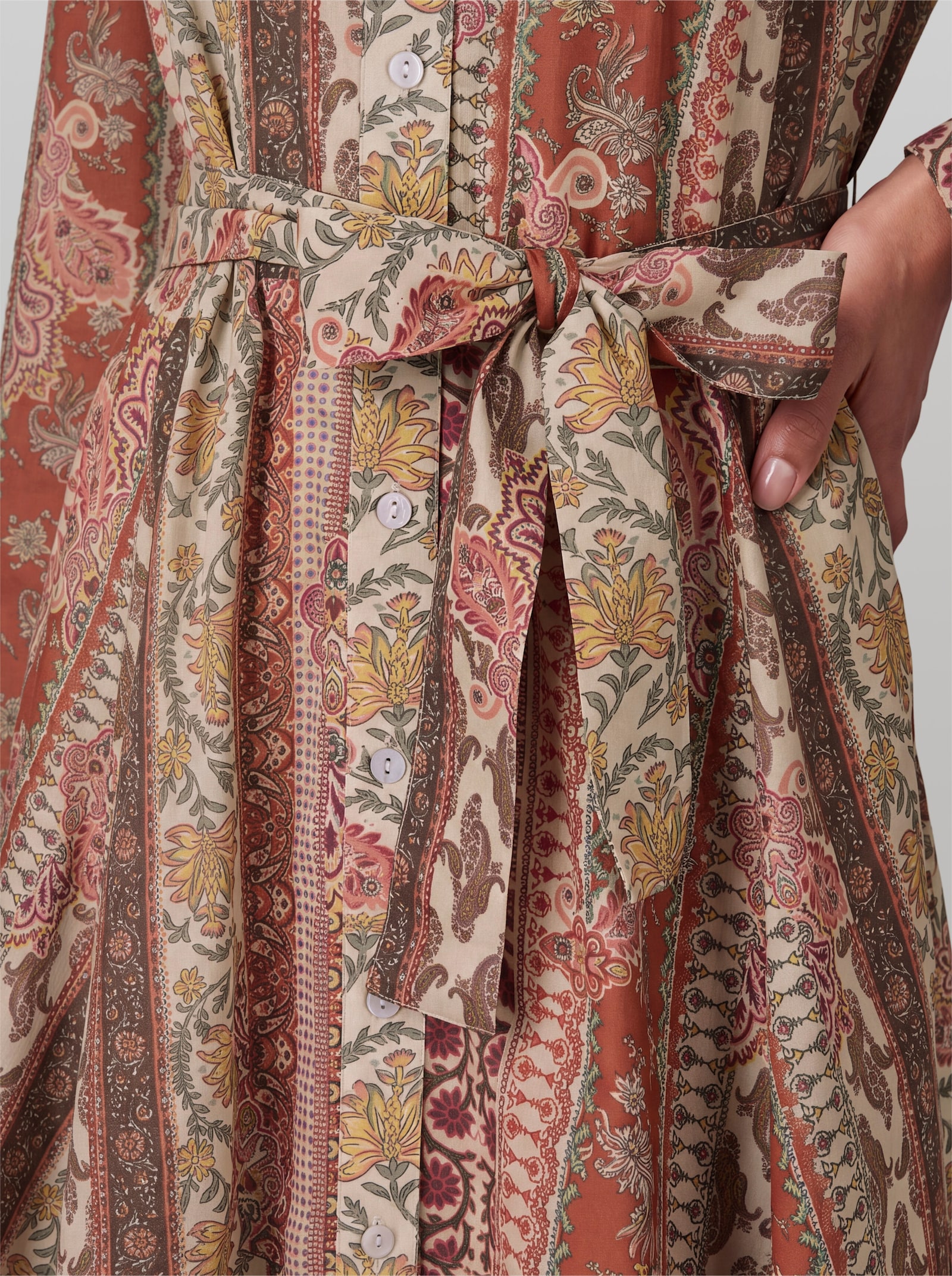 heine Baumwollkleid mit Bindegürtel - sand-rostrot-bedruckt