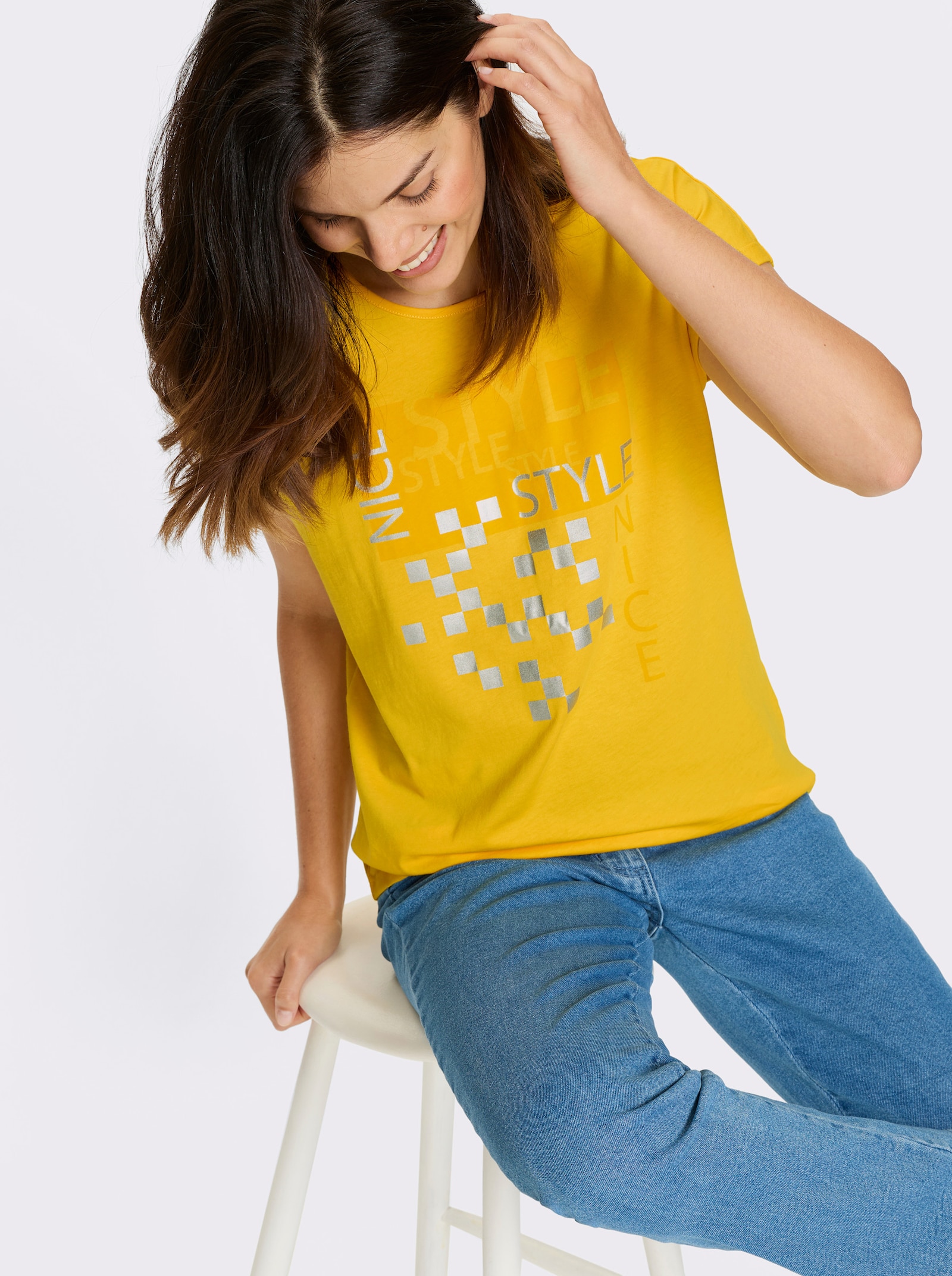 Kurzarmshirt mit silberfarbenen Effekten - sonnengelb