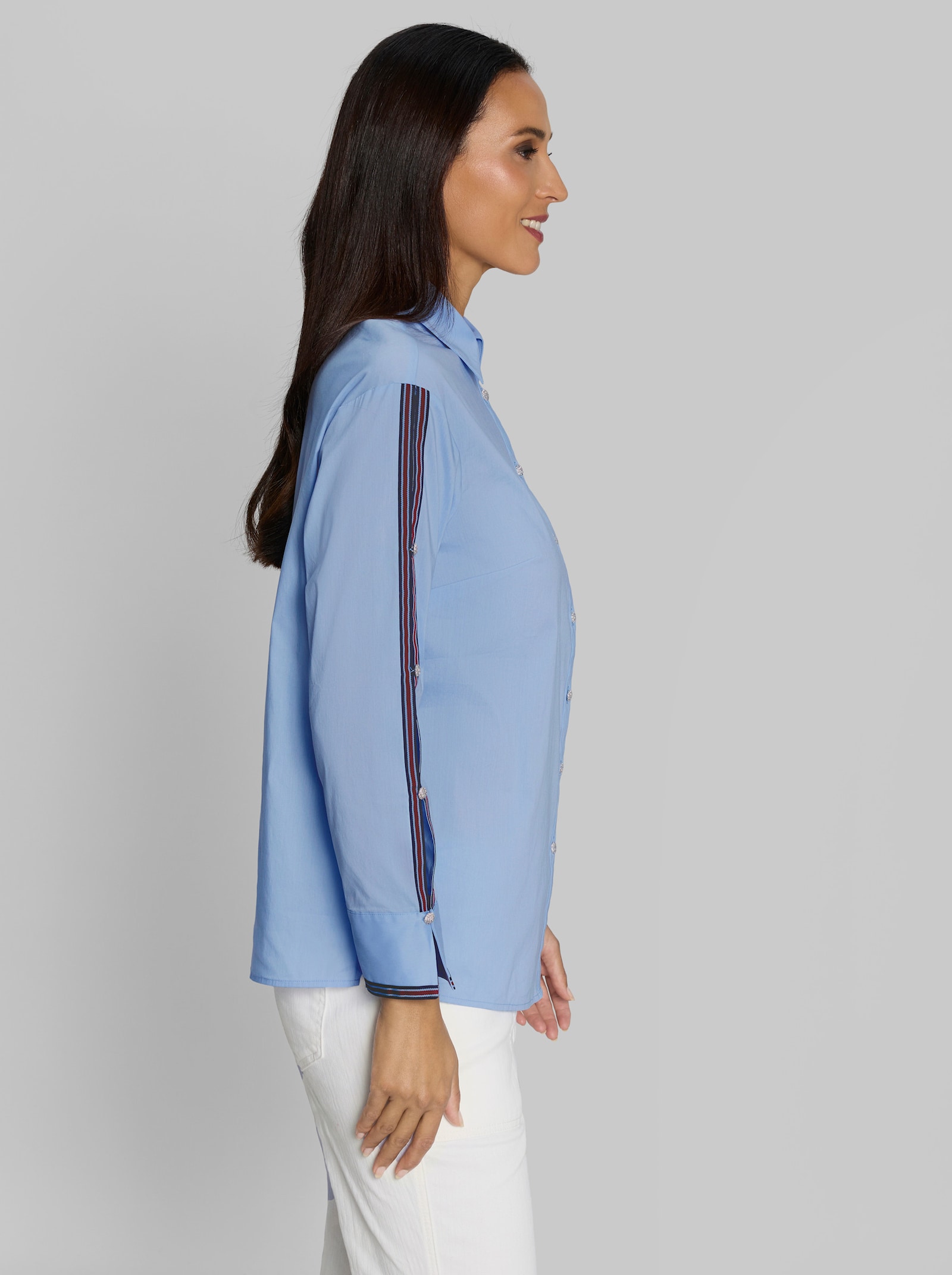 heine Hemdbluse mit Kontrast-Details - eisblau-rot