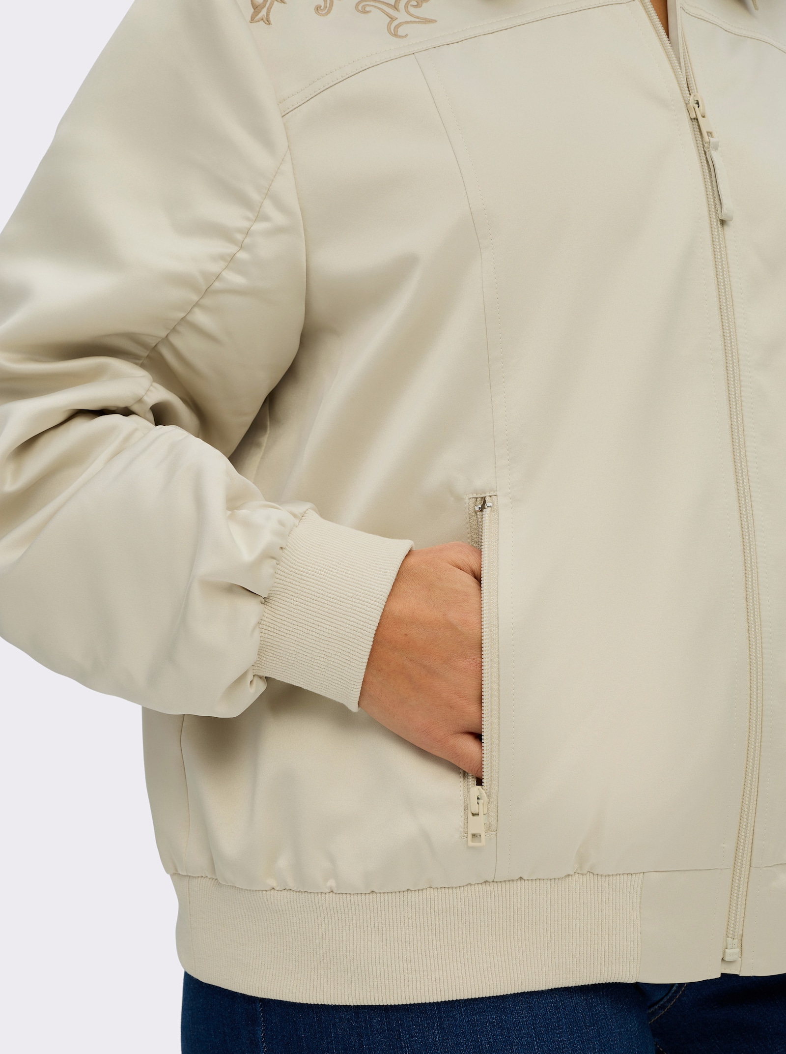 sheego Blouson mit femininen Details - sand