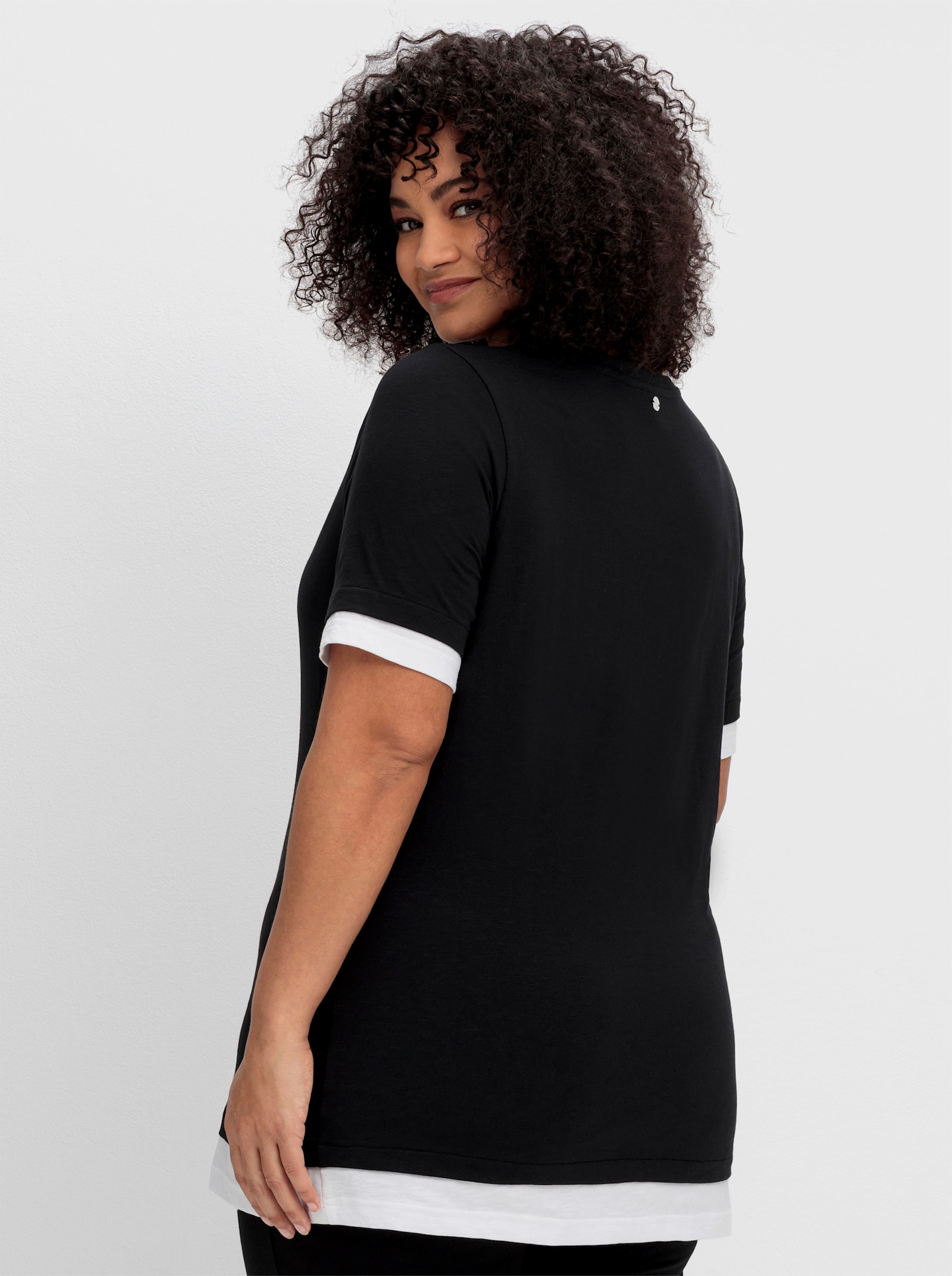 sheego 2-in-1-shirt met V-hals - zwart/wit