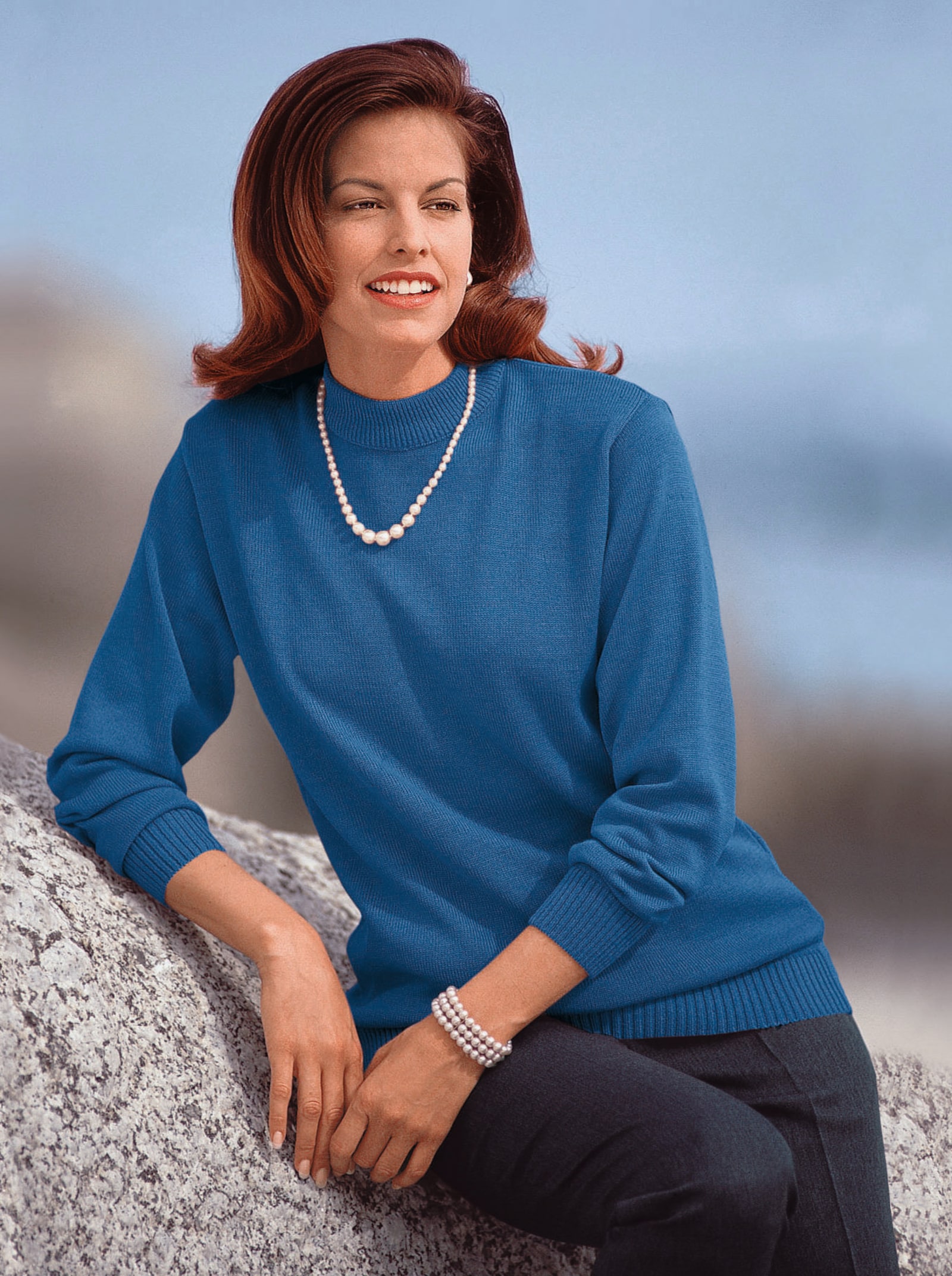 Pullover met opstaande kraag van fijntricot - kobaltblauw