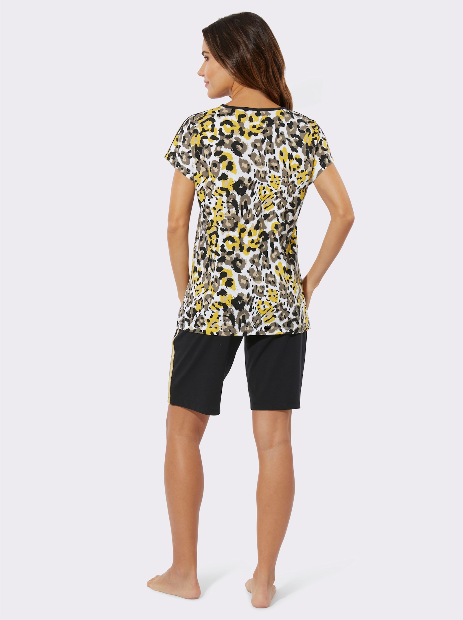 Kortärmad pyjamas med revärer - gräddvit, tryckt