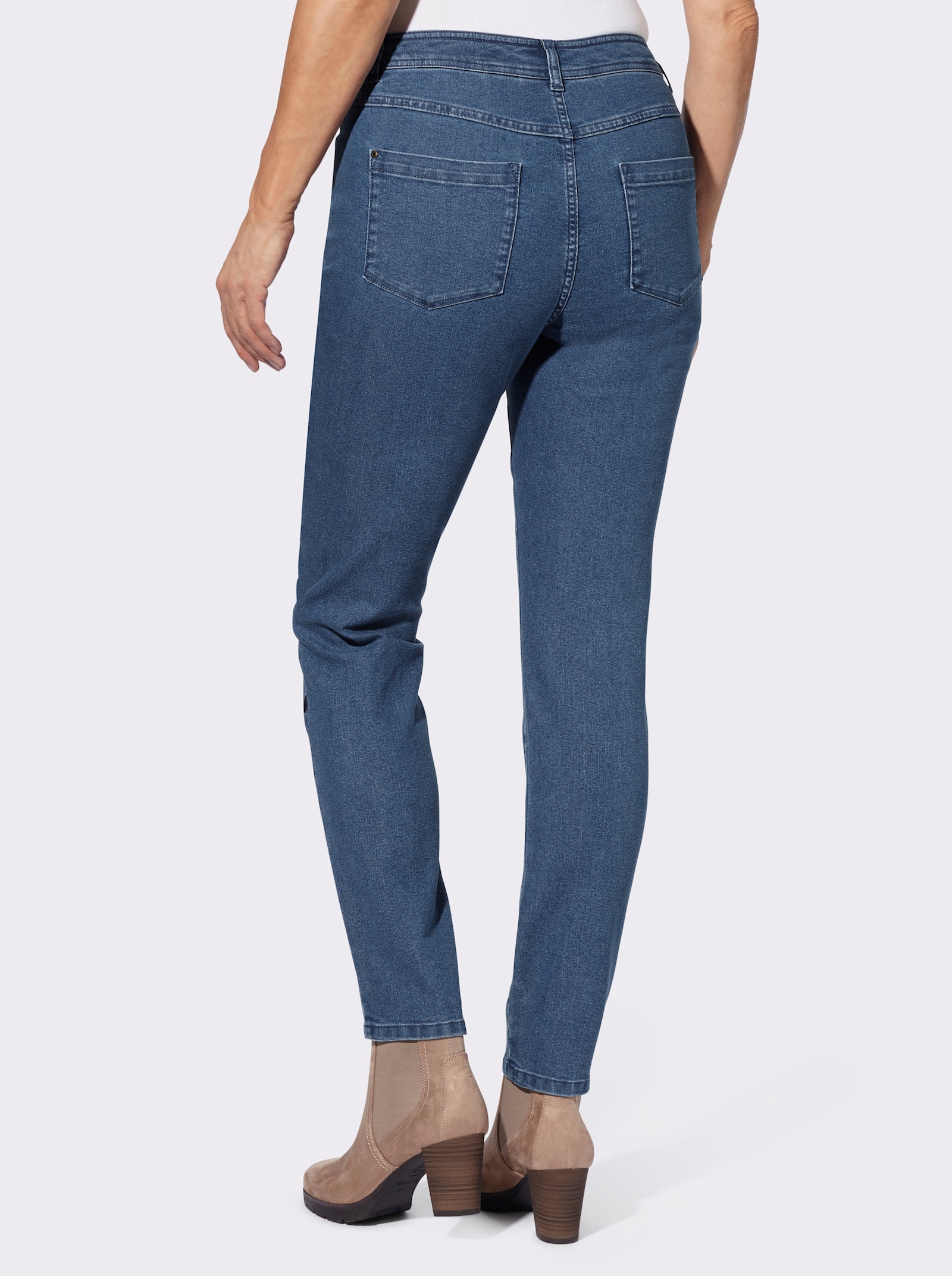 Jeans mit Herzchen-Stickerei - blue-bleached