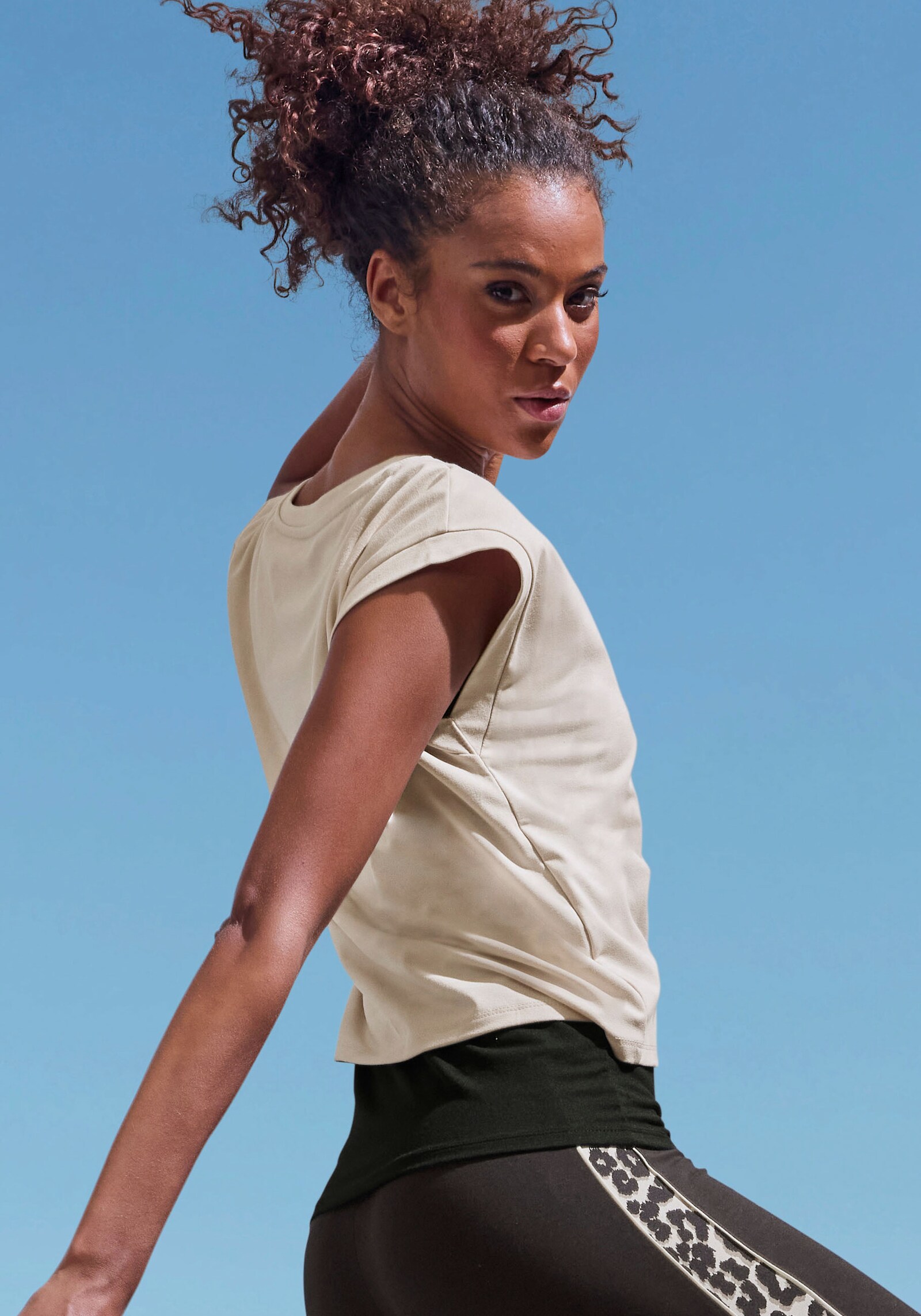 LASCANA ACTIVE Layershirt - beige, noir