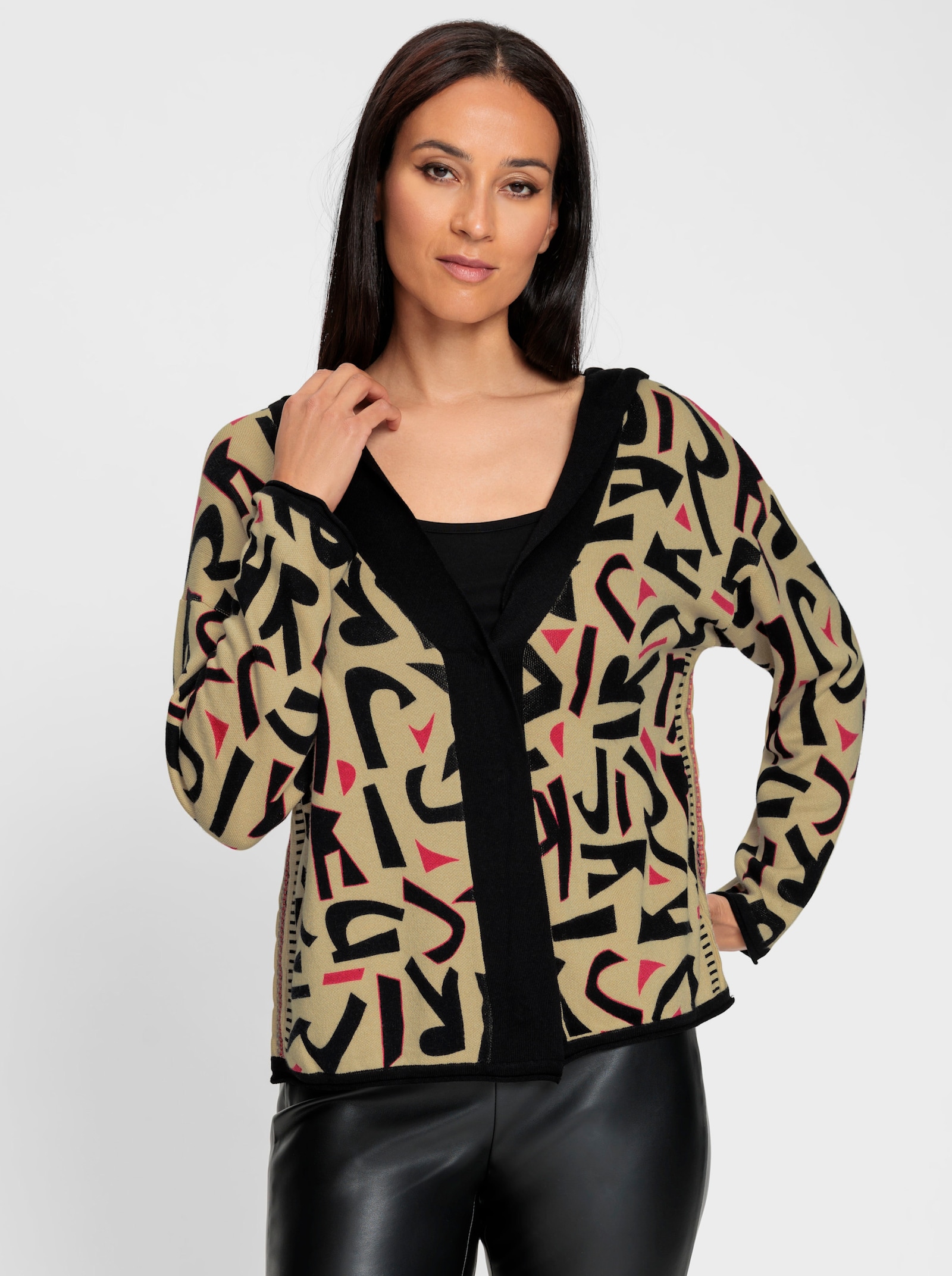 heine Kapuzenstrickjacke mit verdeckter Druckknopfleiste - sand-schwarz-bedruckt