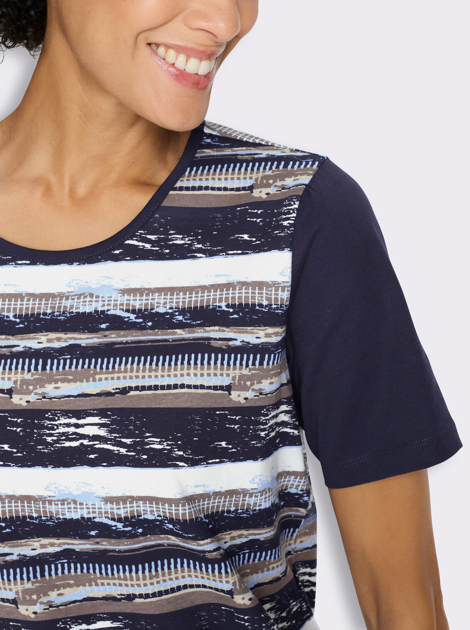 Kurzarmshirt im modischen Streifenmuster - marine-bedruckt