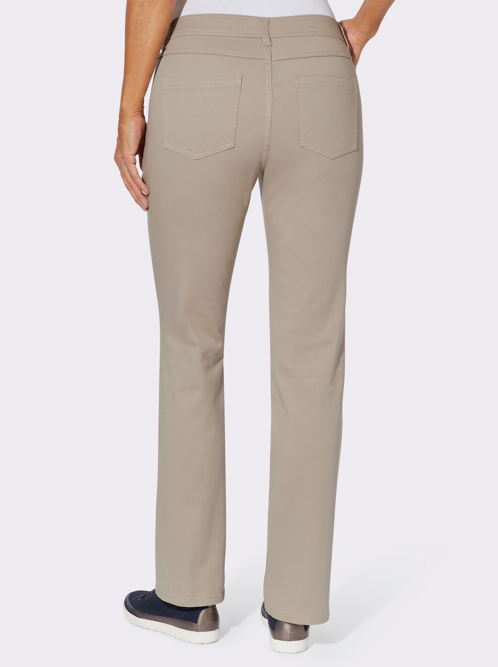 Jeans mit aufgesetzten Taschen - sesam