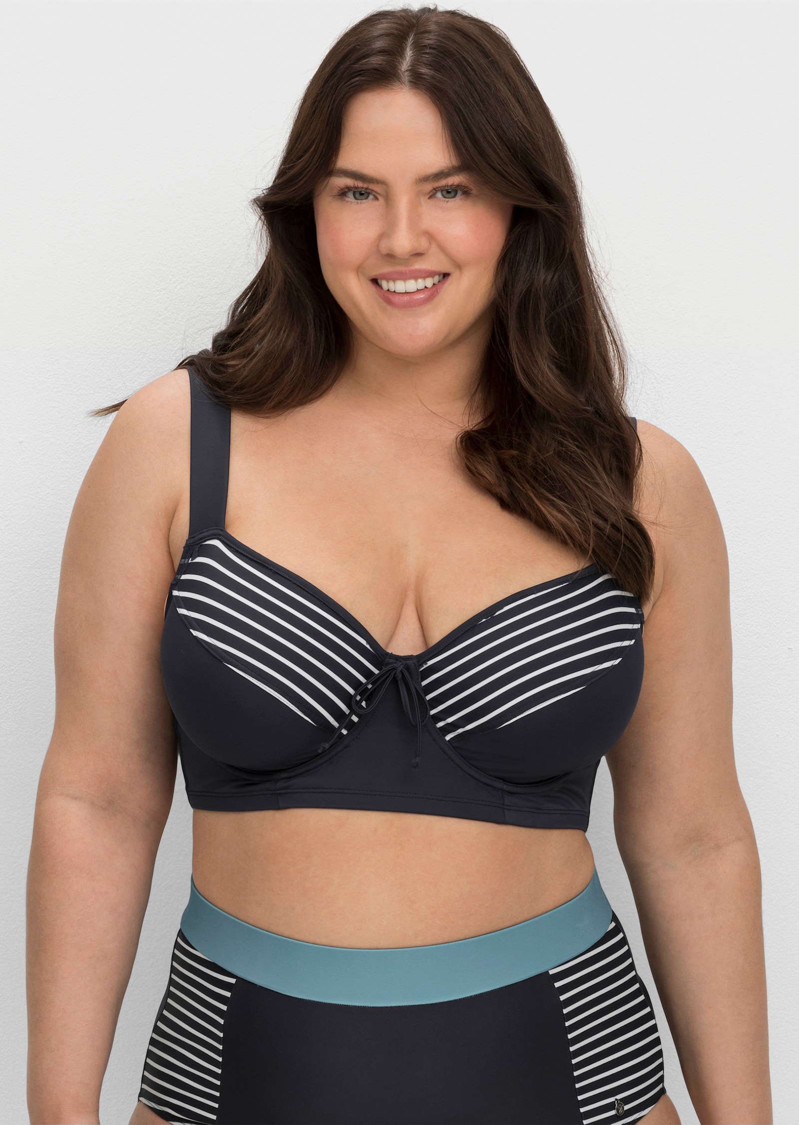 sheego Bikini-Oberteil mit Bügeln, im Streifen-Design - marine-gestreift