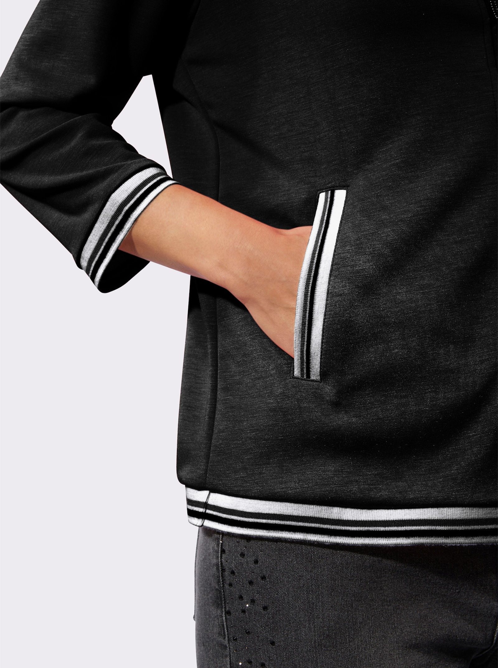 Sweatjacke mit gestreiften Bündchen - schwarz