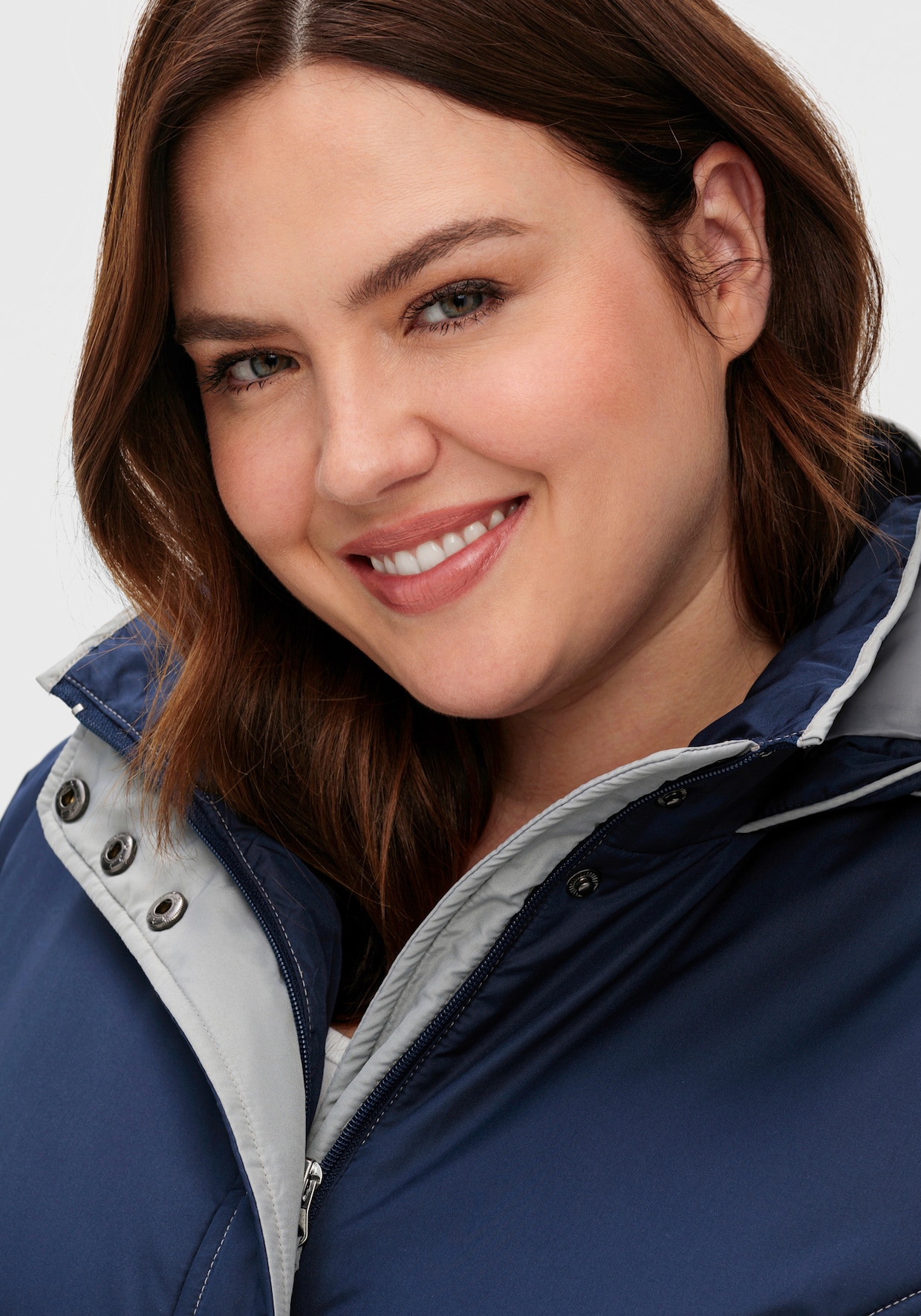 Funktionsjacke mit weitenregulierbarem Saum - marine