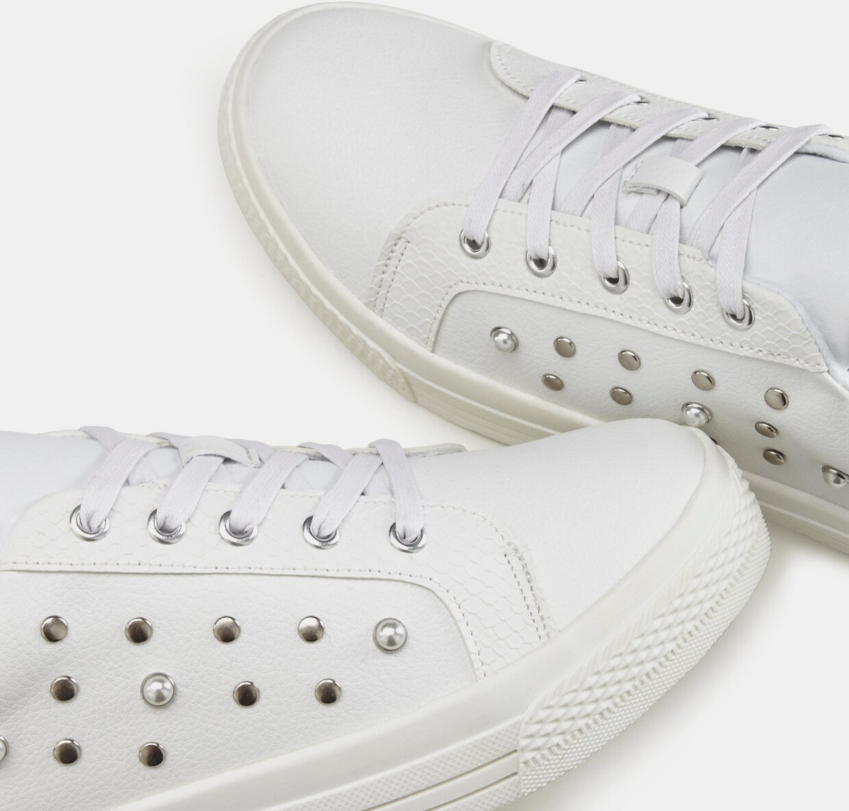 LASCANA Sneaker - weiß