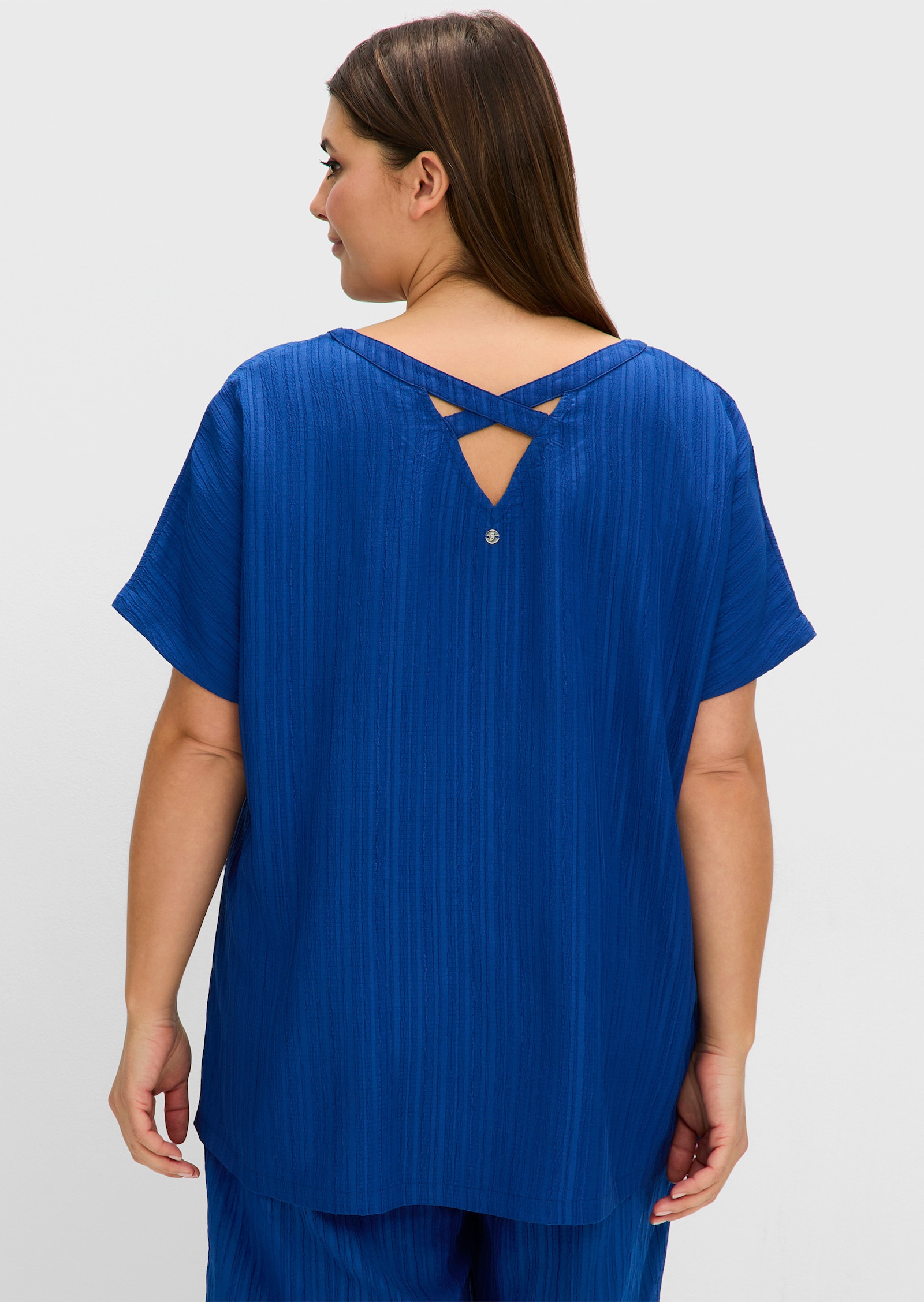 sheego Tunika mit gekreuzten Bändern hinten - blaubeere