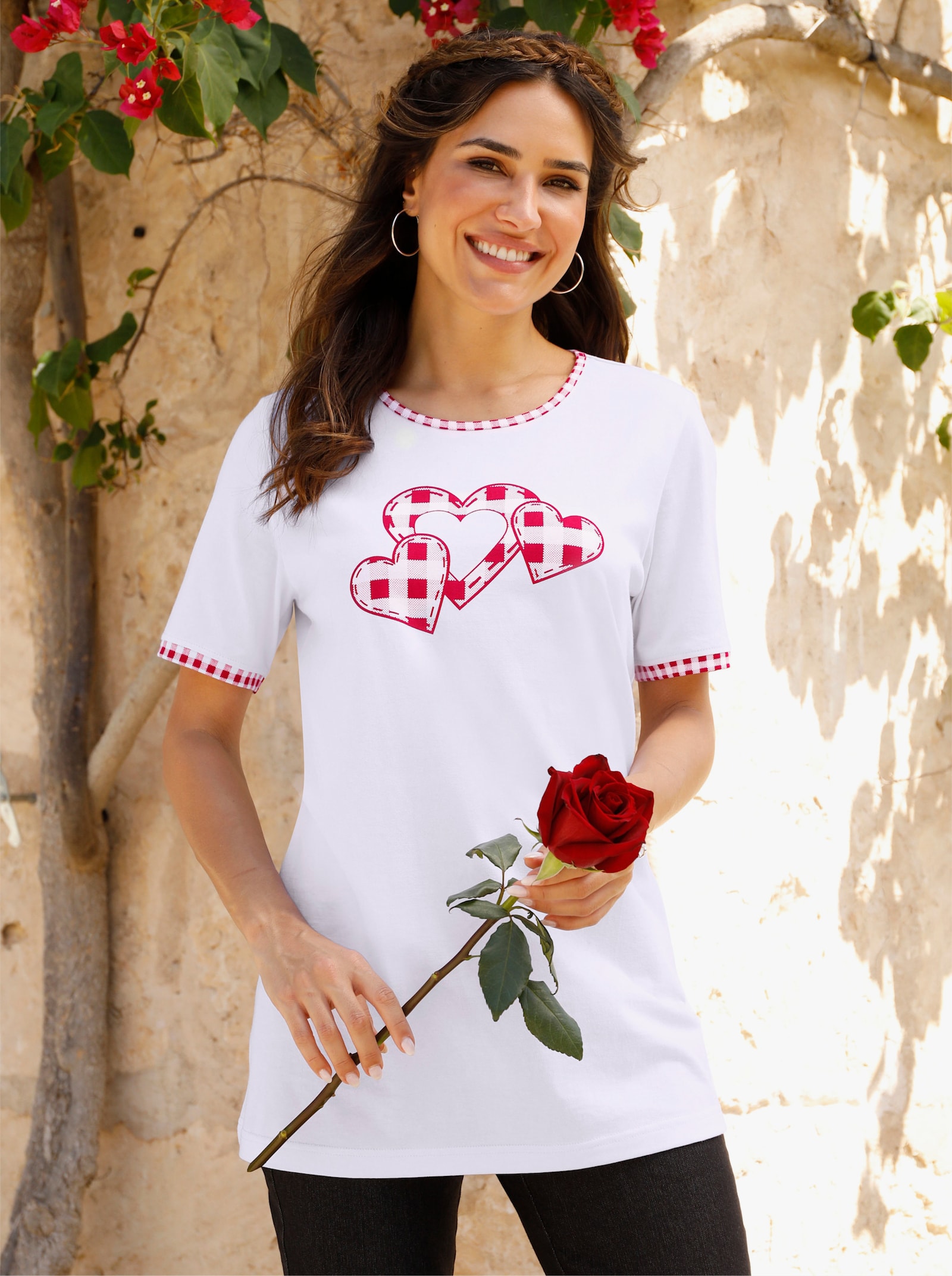 Longshirt mit Herzchen-Motiv - weiss-rot