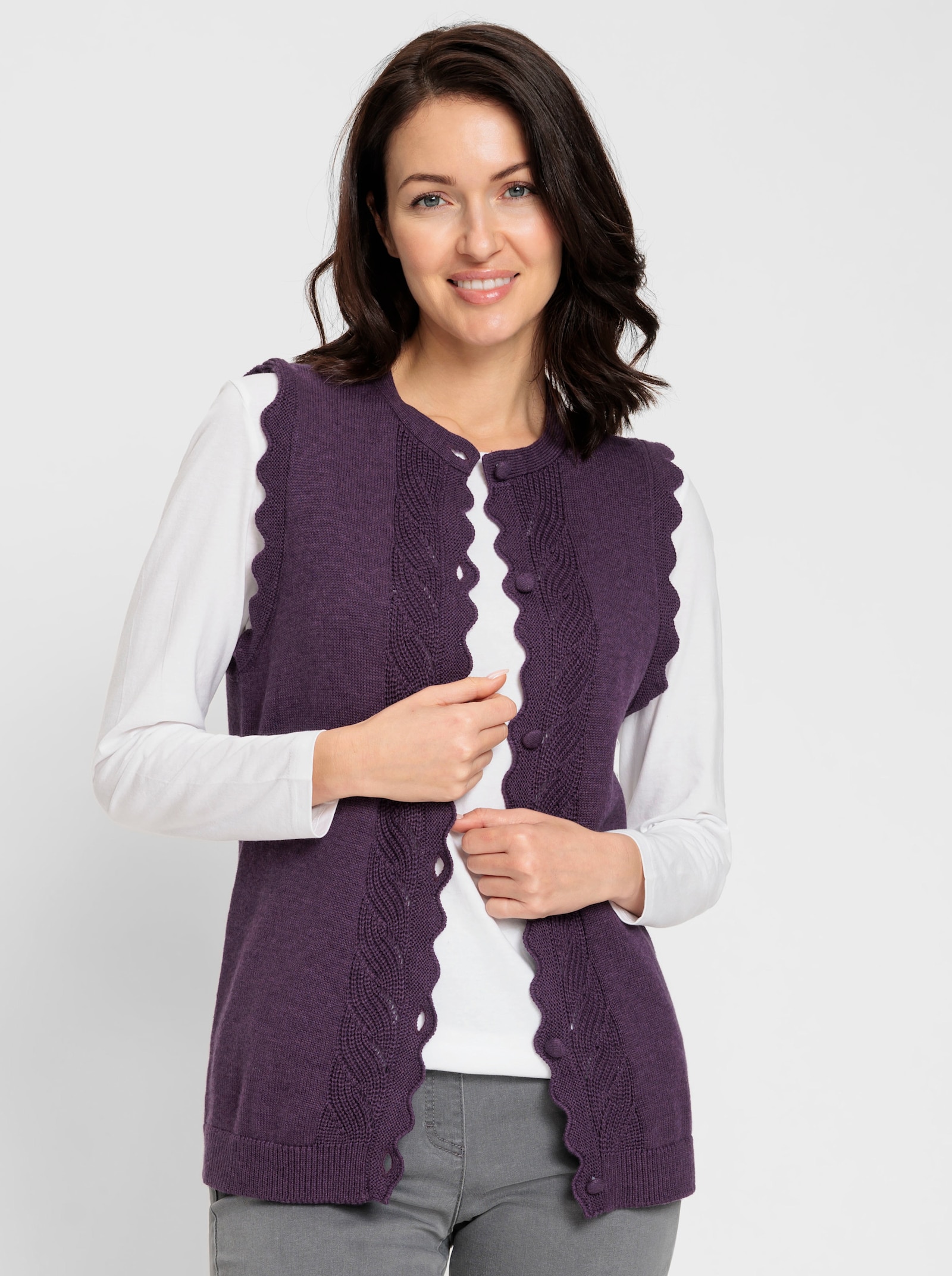 Strickweste mit stricküberzogenen Knöpfen - traube-meliert