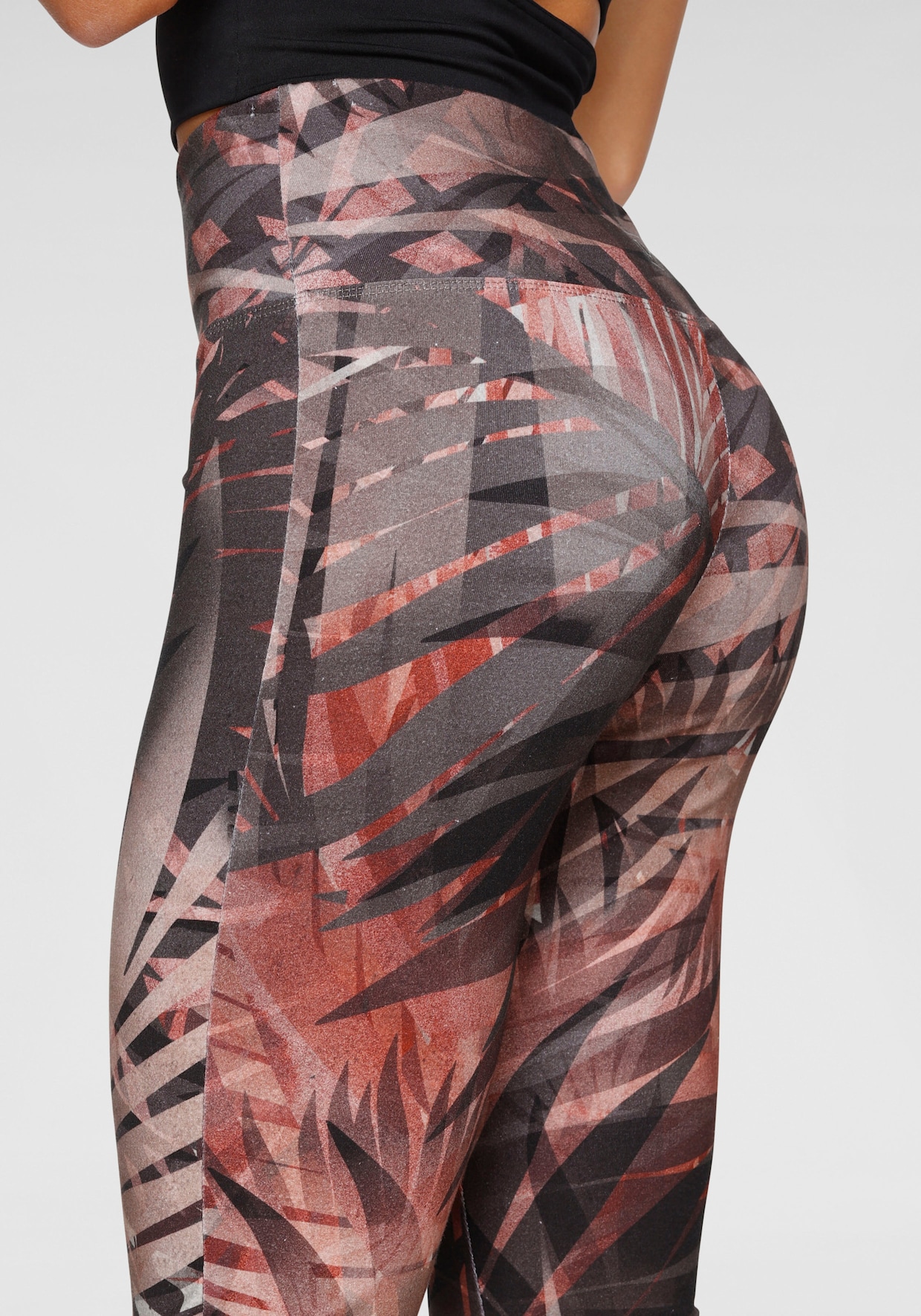 LASCANA ACTIVE Caprilegging - gedessineerd/bruin