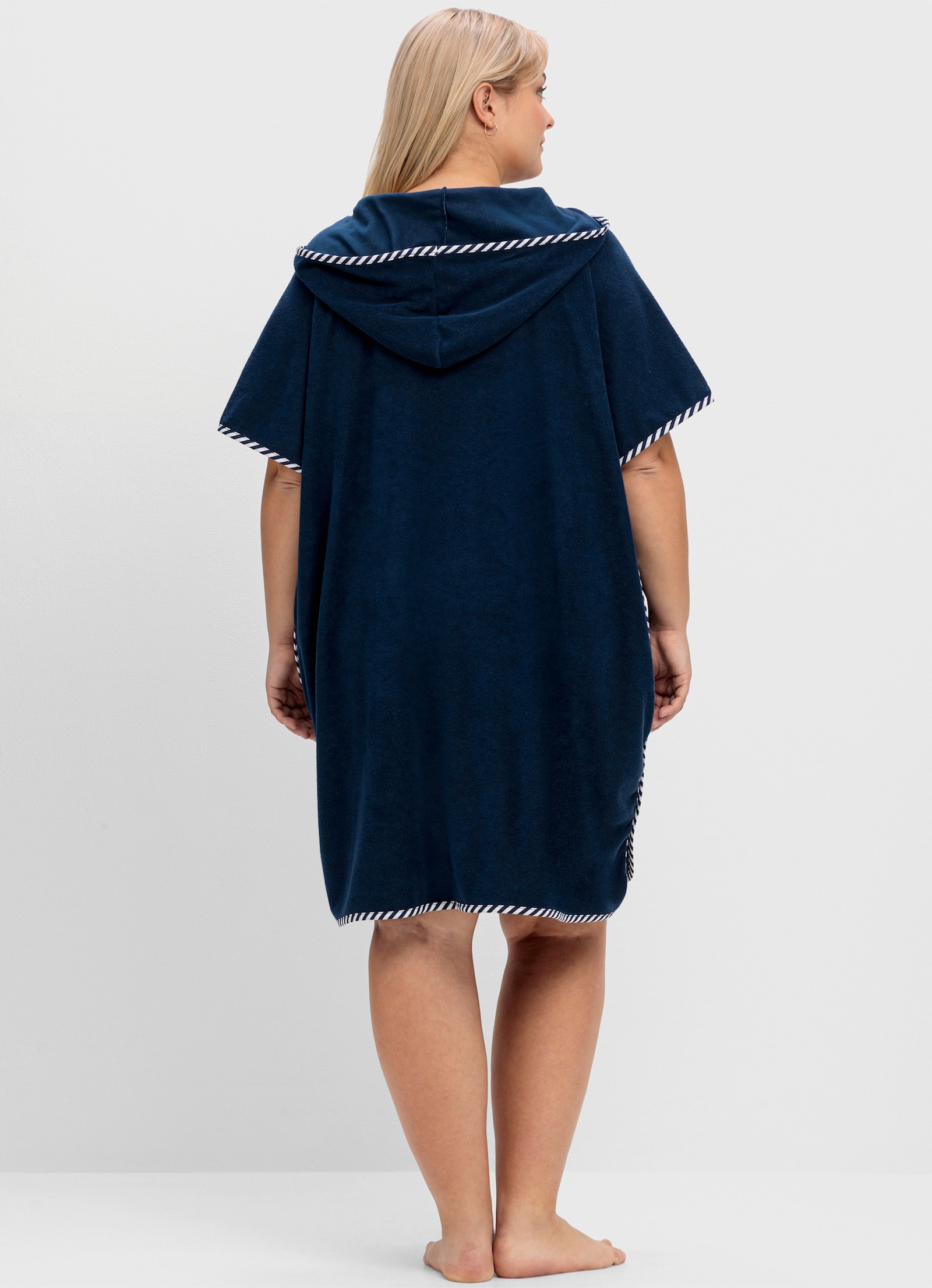 sheego Bademantel mit Kapuze, aus Frottee - marine