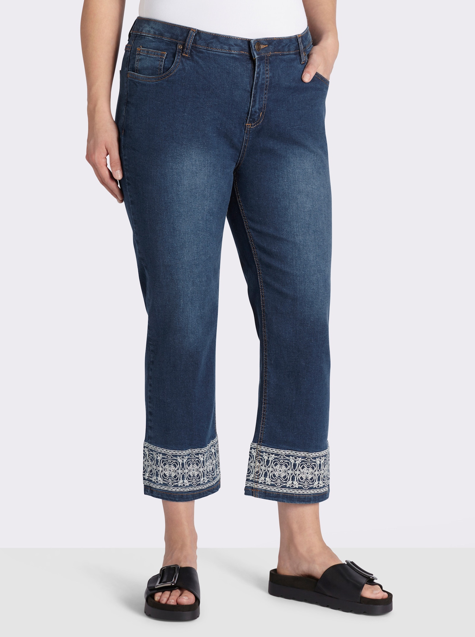 7/8-Jeans mit Stickerei am Beinabschluss - blue-stone-washed