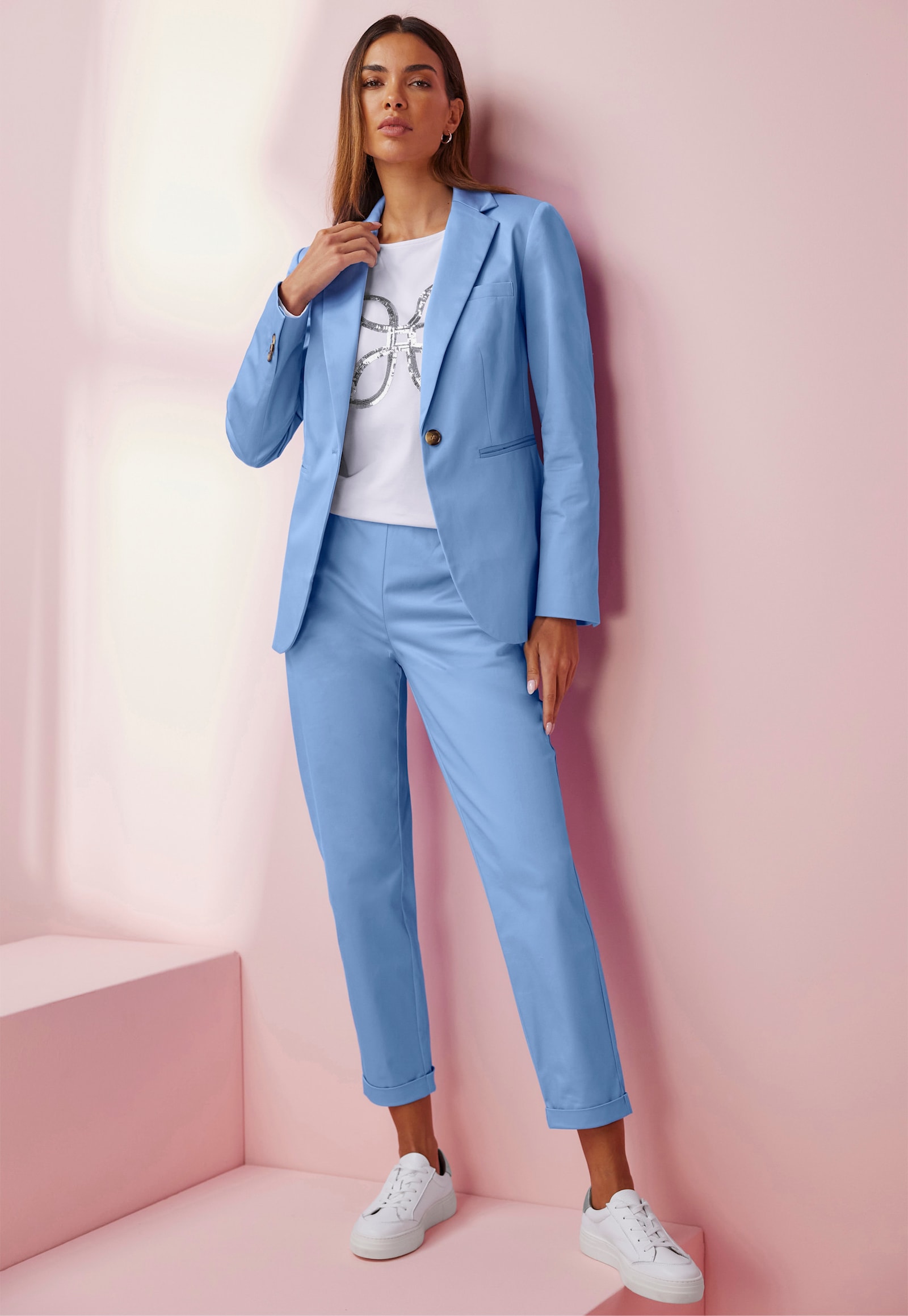 heine Hosenanzug aus leicht glänzendem Baumwoll-Stretch - himmelblau