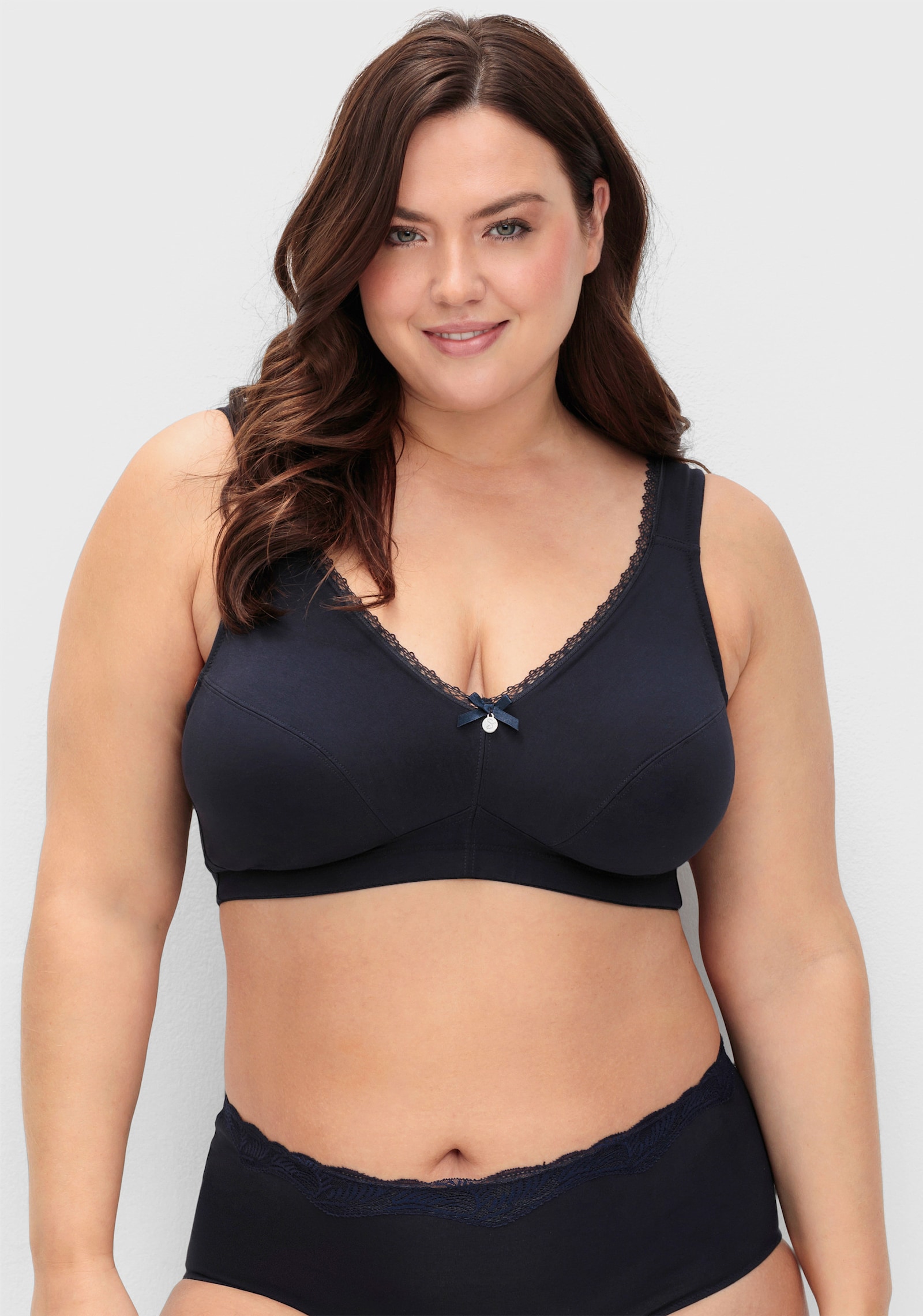 sheego Entlastungs-BH mit Spitzenbordüre - marine