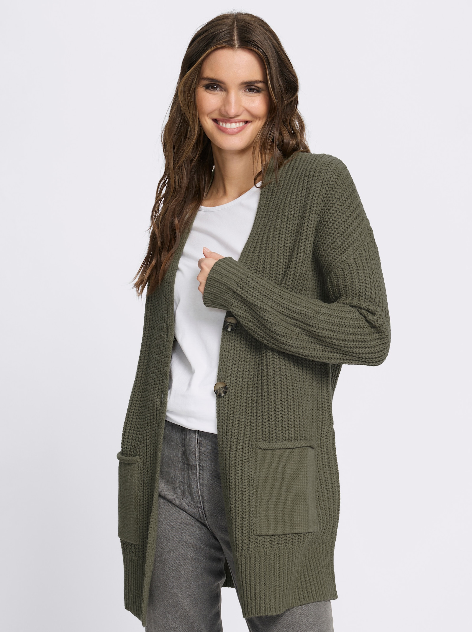 Longstrickjacke mit Knöpfen in Horn-Optik - khaki