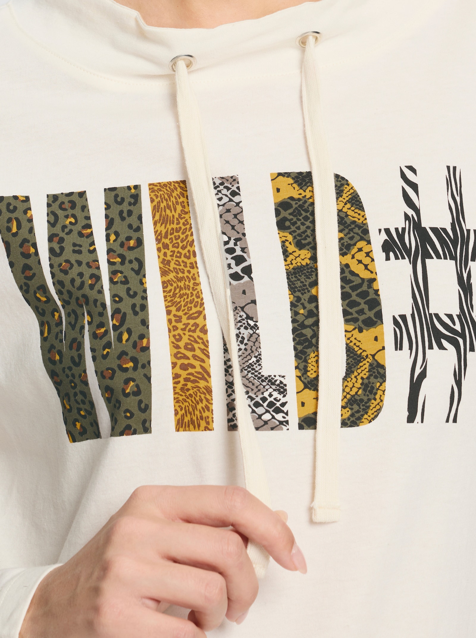 Stehkragenshirt mit platziertem Schriftzug - champagner-khaki-bedruckt