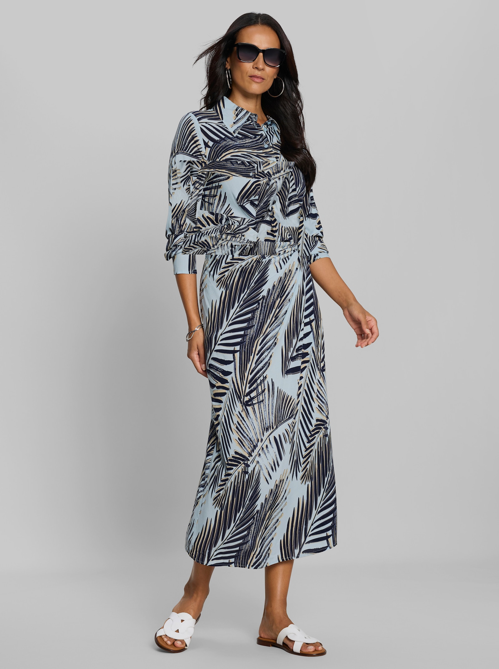 heine Sommerkleid in Wickeloptik - hellblau-marine-bedruckt