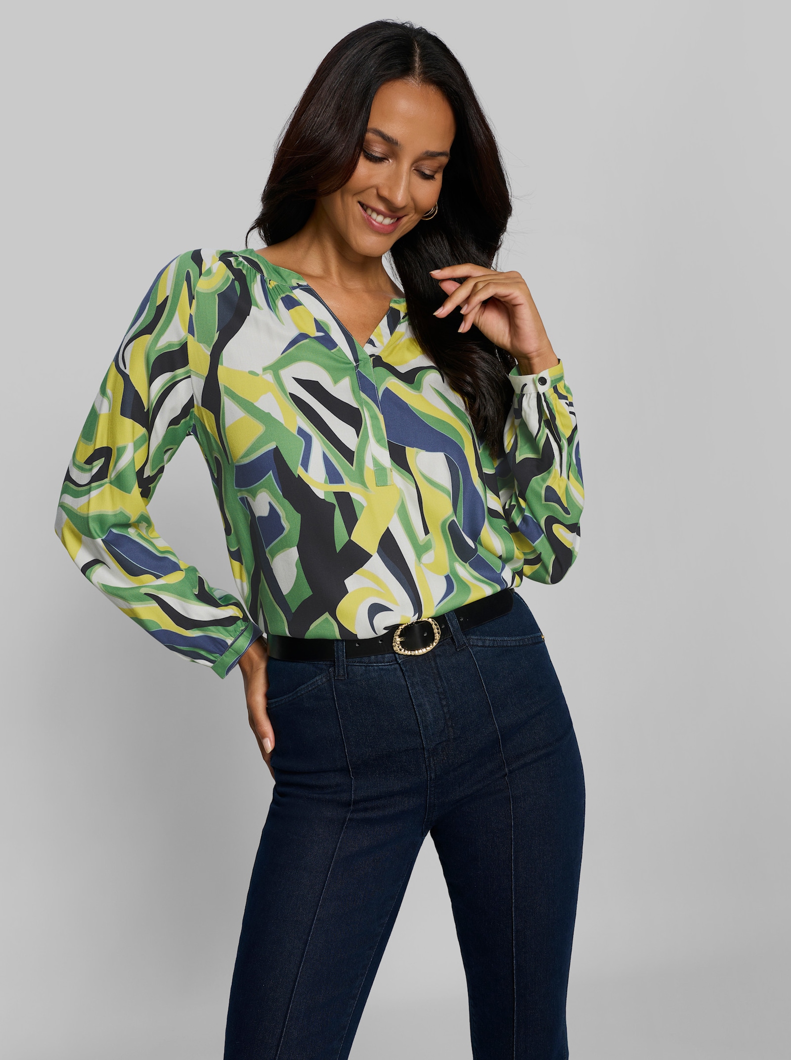 heine Druckbluse mit modernem Print - apfel-royalblau-bedruckt