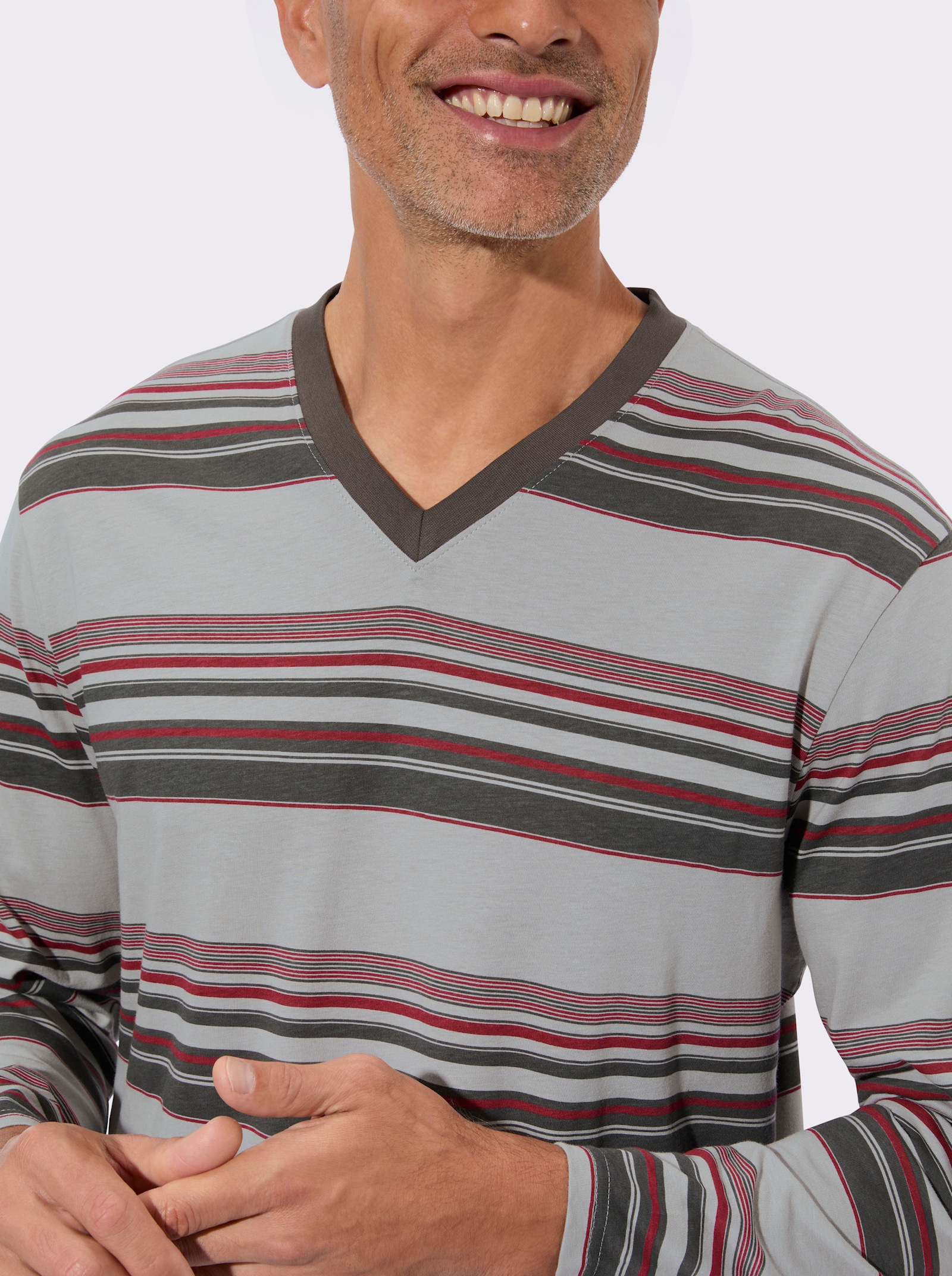 Pyžamo s rebrovaným výstrihom do V. - Striebrosivo-grafitové pruhy