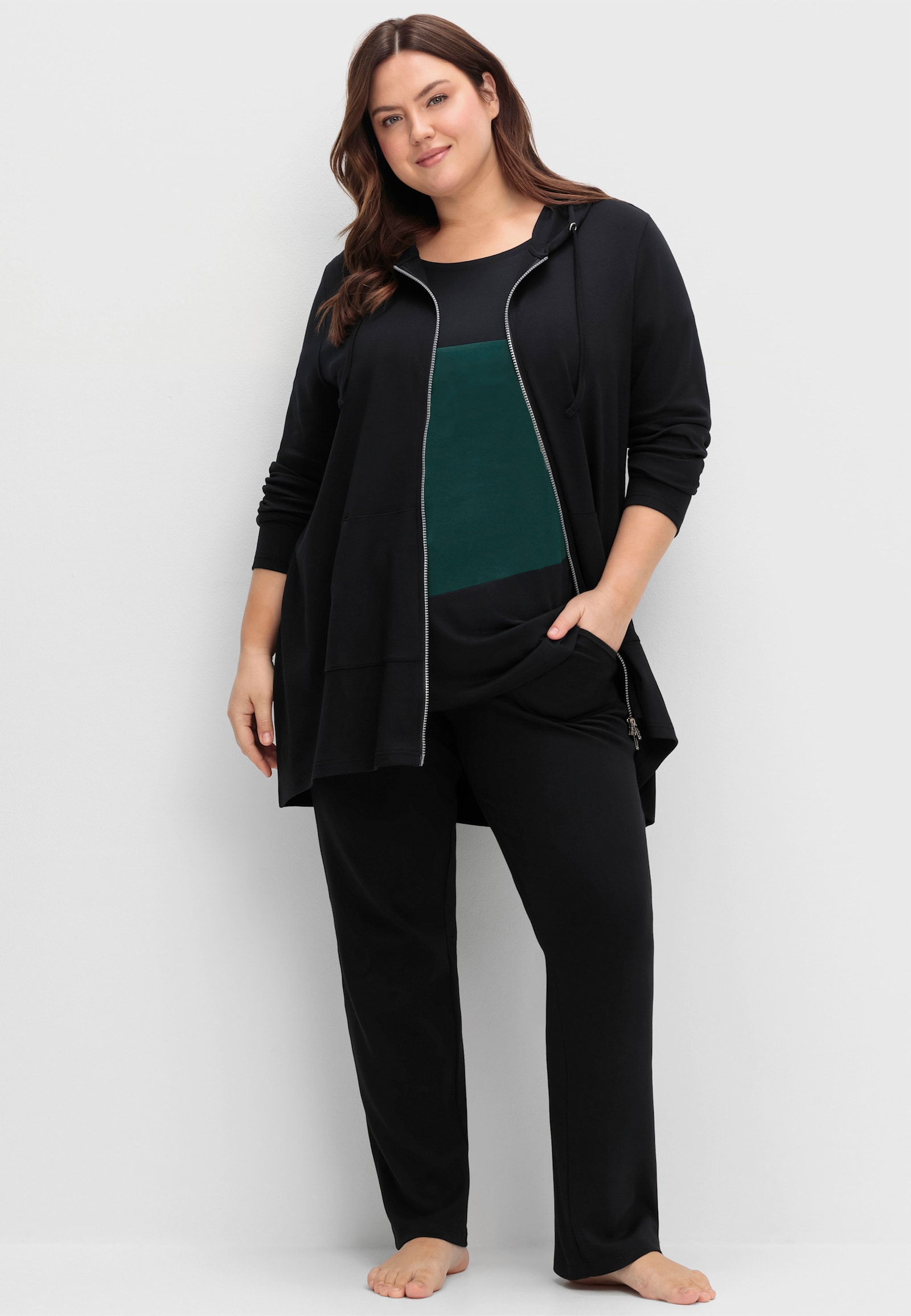 sheego Shirtjacke mit 2-Wege-Reißverschluss, Longform - schwarz
