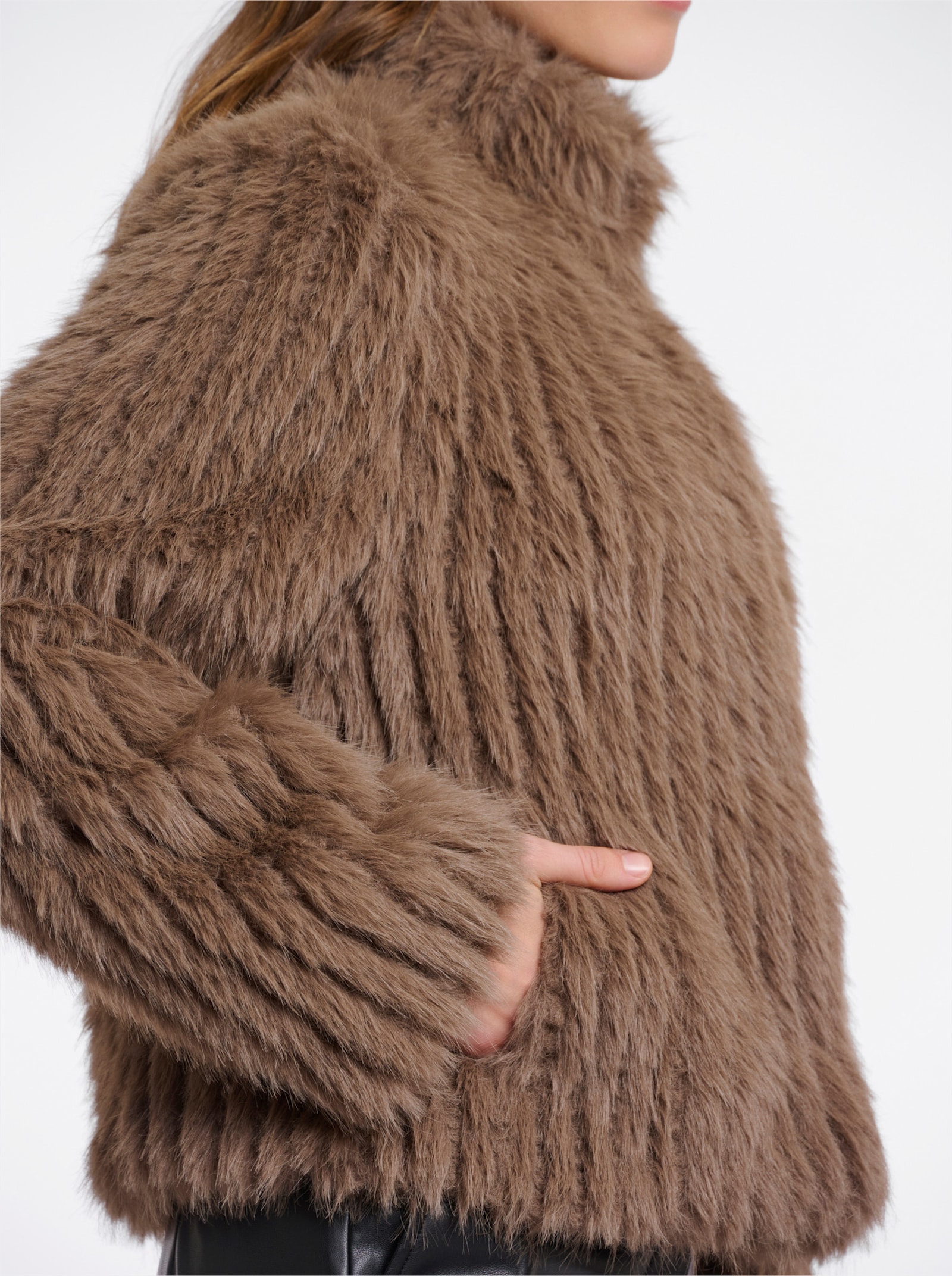 Rino & Pelle Fellimitatjacke mit Seitentaschen - sesam