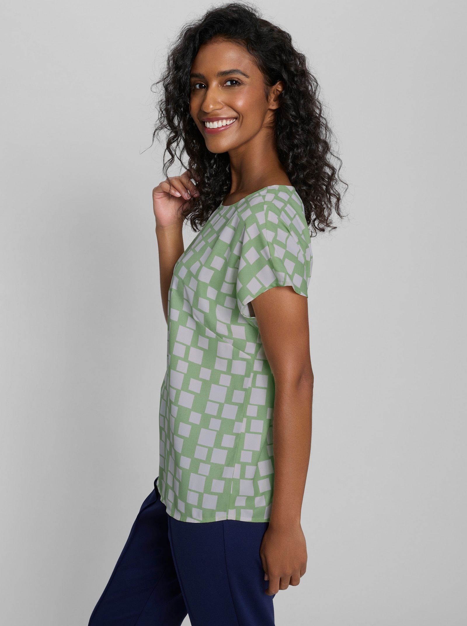 heine Druckbluse mit Grafik-Print - reseda-ecru-bedruckt