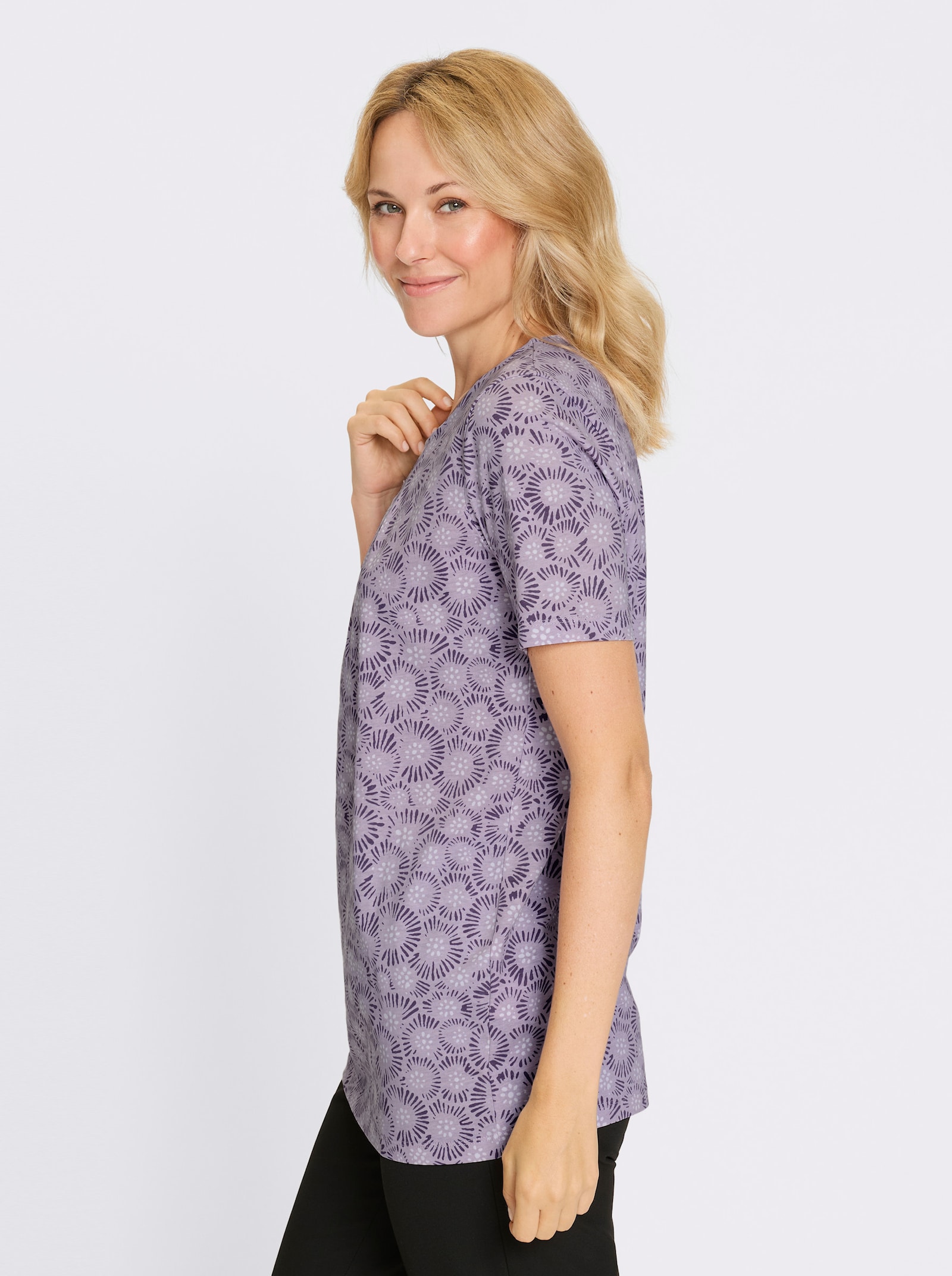 Dlouhé tričko se záhyby na výstřihu - šeříková-fíková-potisk