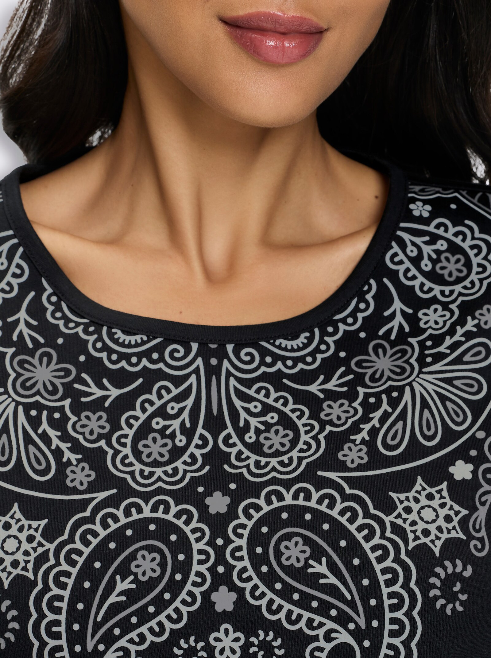 Rundhalsshirt mit Ornament-Muster - schwarz