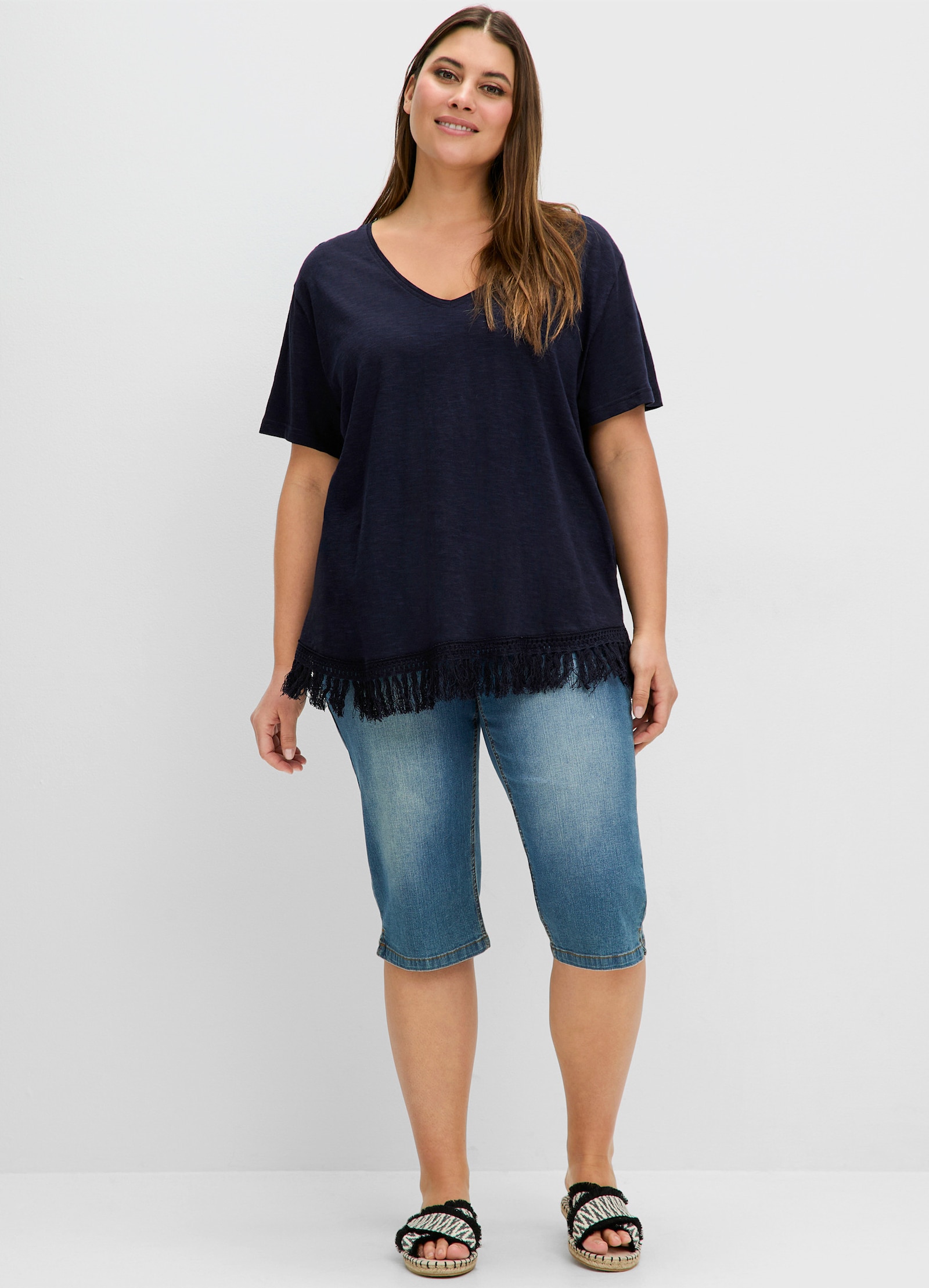 sheego Oversize-Shirt mit Fransen - tiefblau