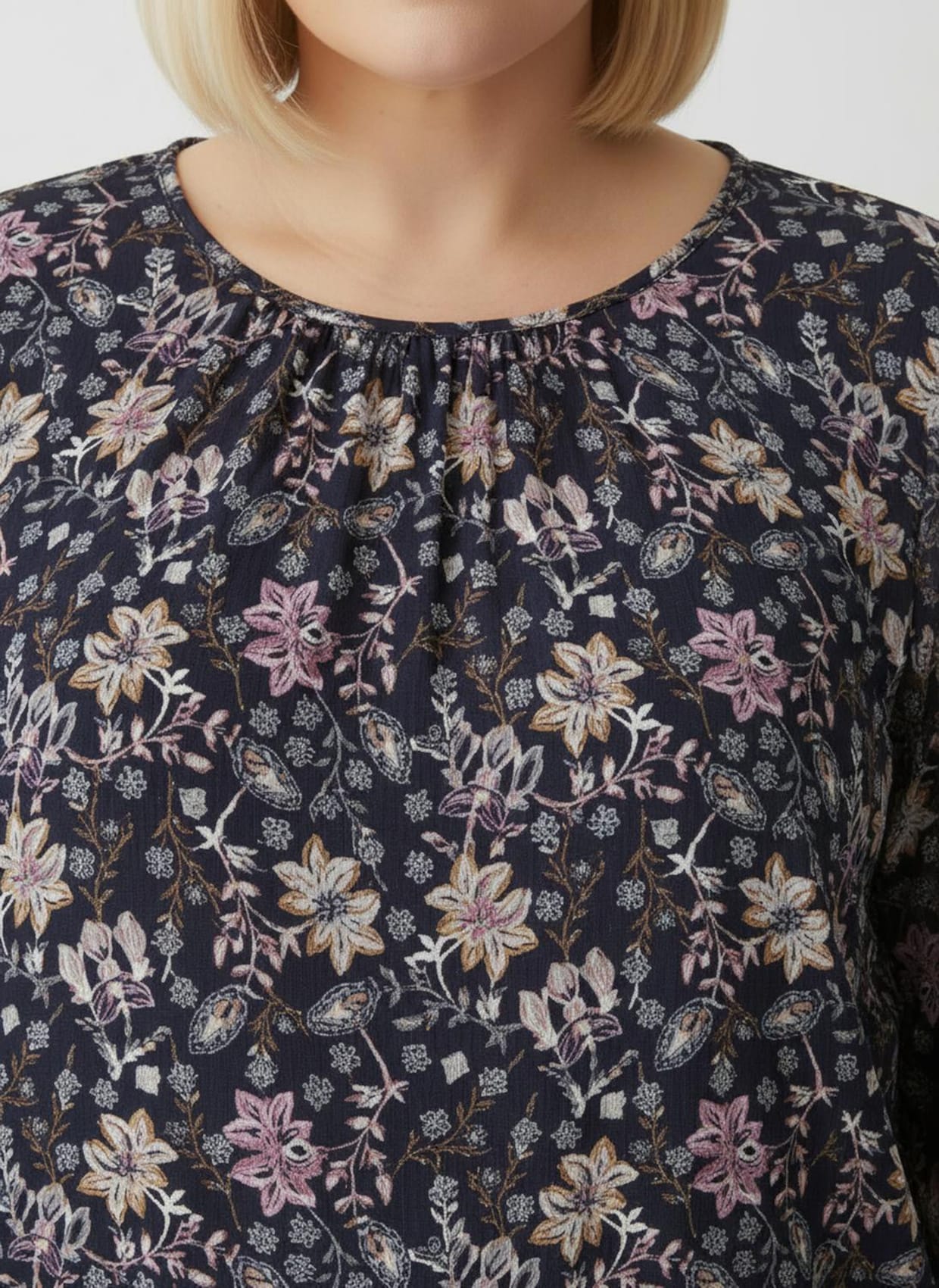 Schlupfbluse in Blüten-Dessin - marine-rosenquarz-bedruckt