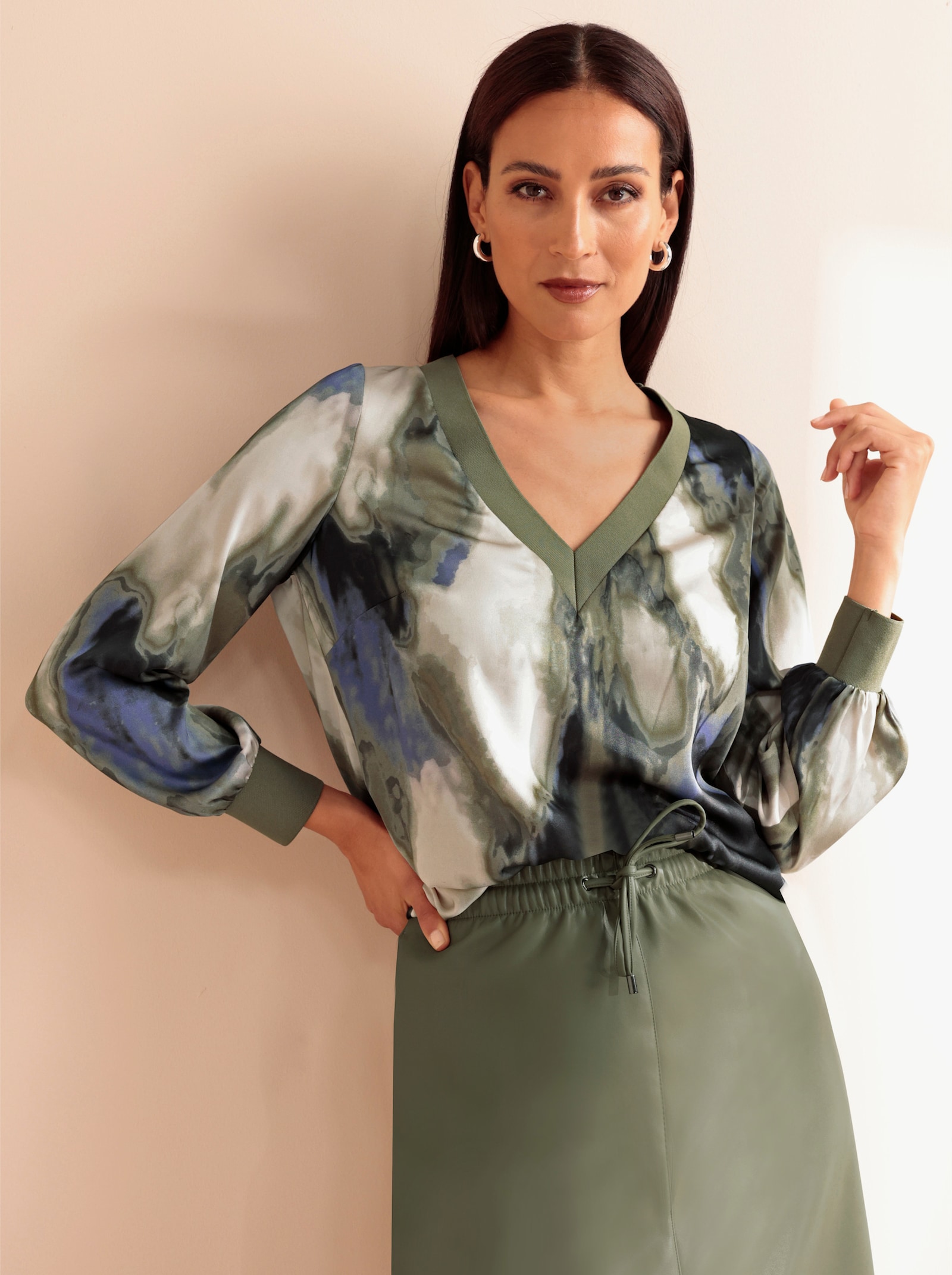 heine Schlupf-Bluse mit Jersey-Abschlüssen - khaki-sand-bedruckt