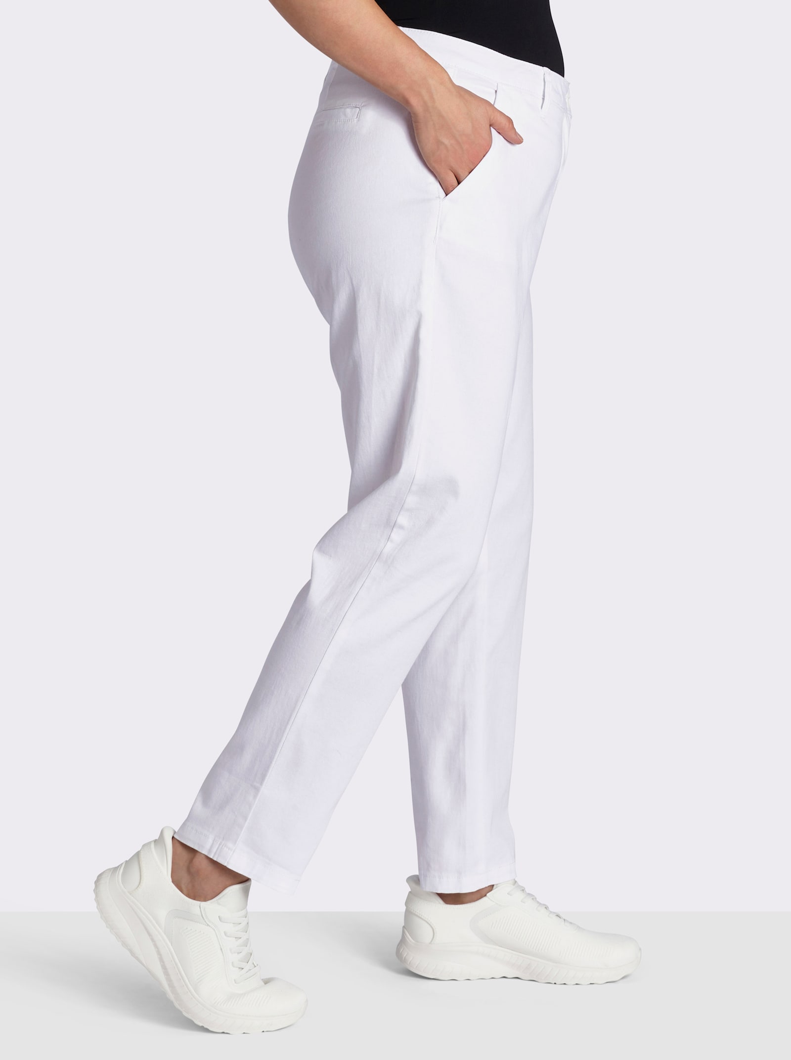 Boyfriend-Hose mit Gürtelschlaufen - weiß