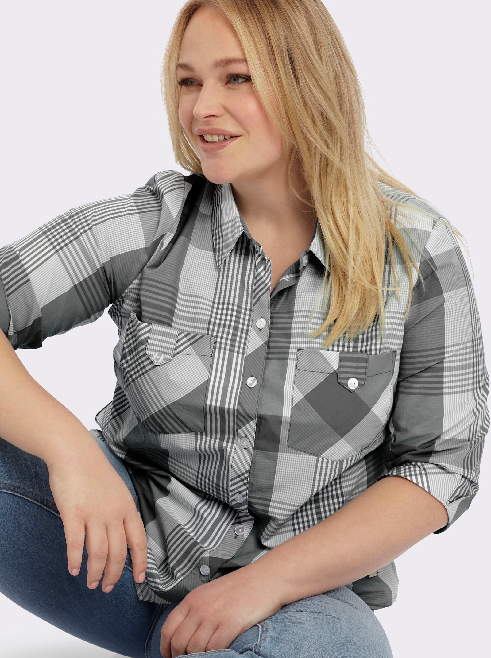 Karobluse mit aufgesetzten Brusttaschen - schwarz-weiß-kariert