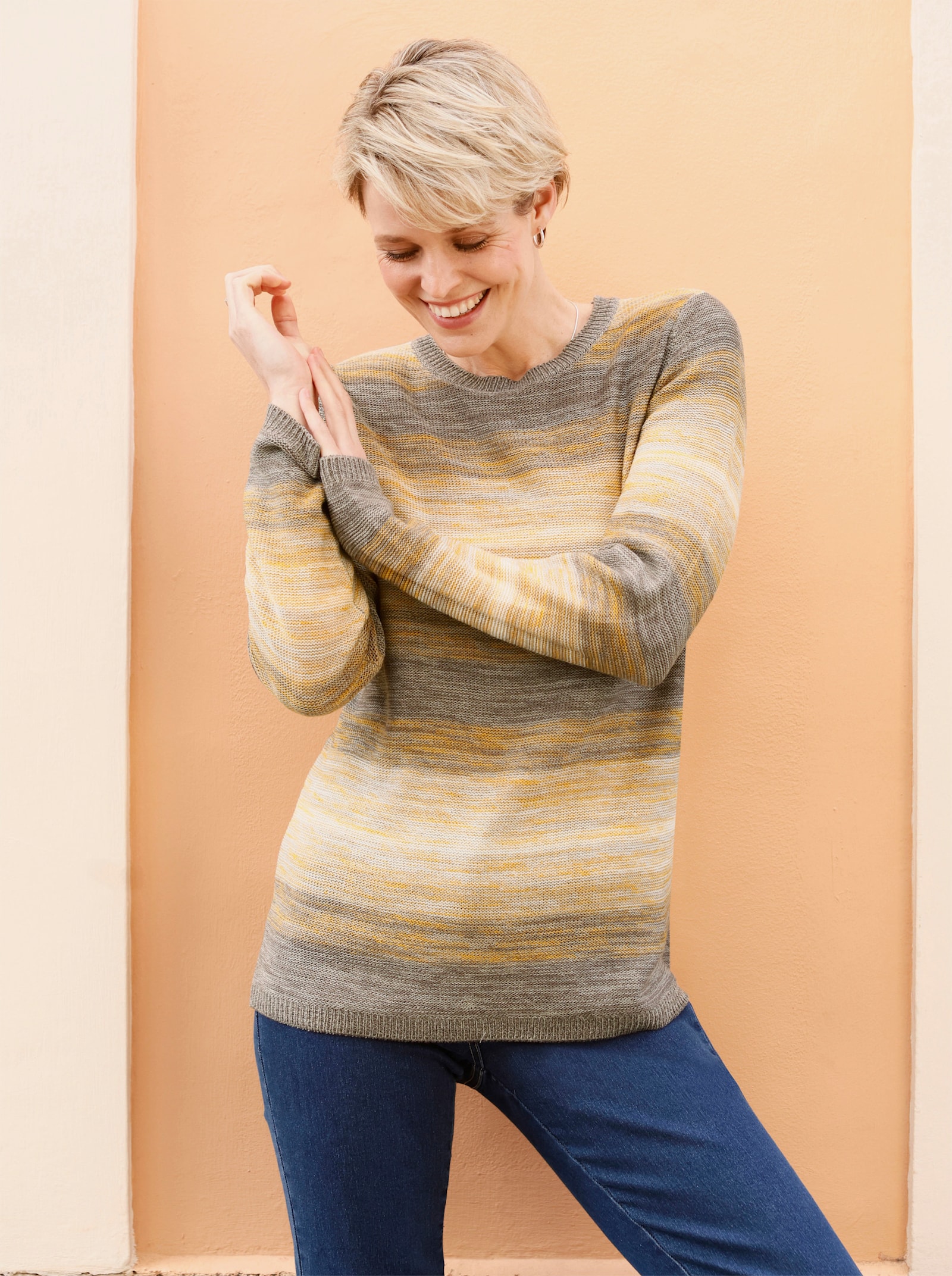 Rundhalspullover im Farbverlauf - ocker-sesam-gemustert