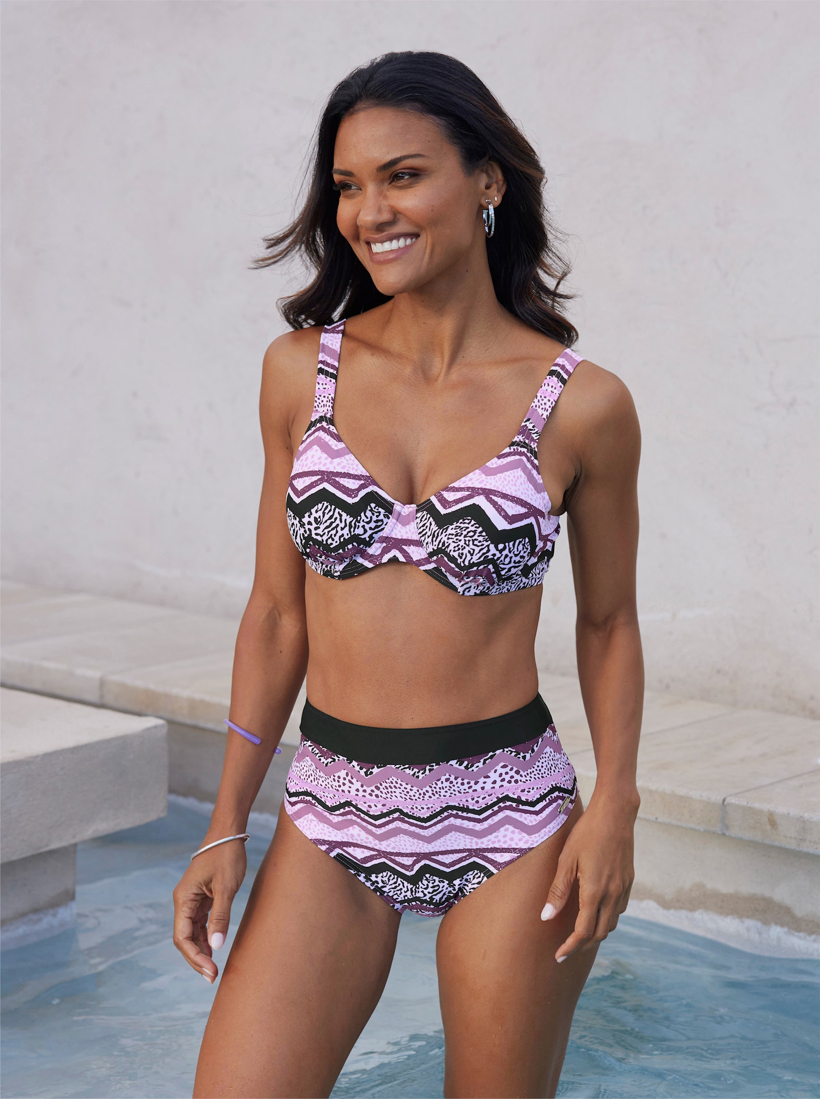 feel good Bikini-Slip mit breiter Blende - violett-schwarz-bedruckt