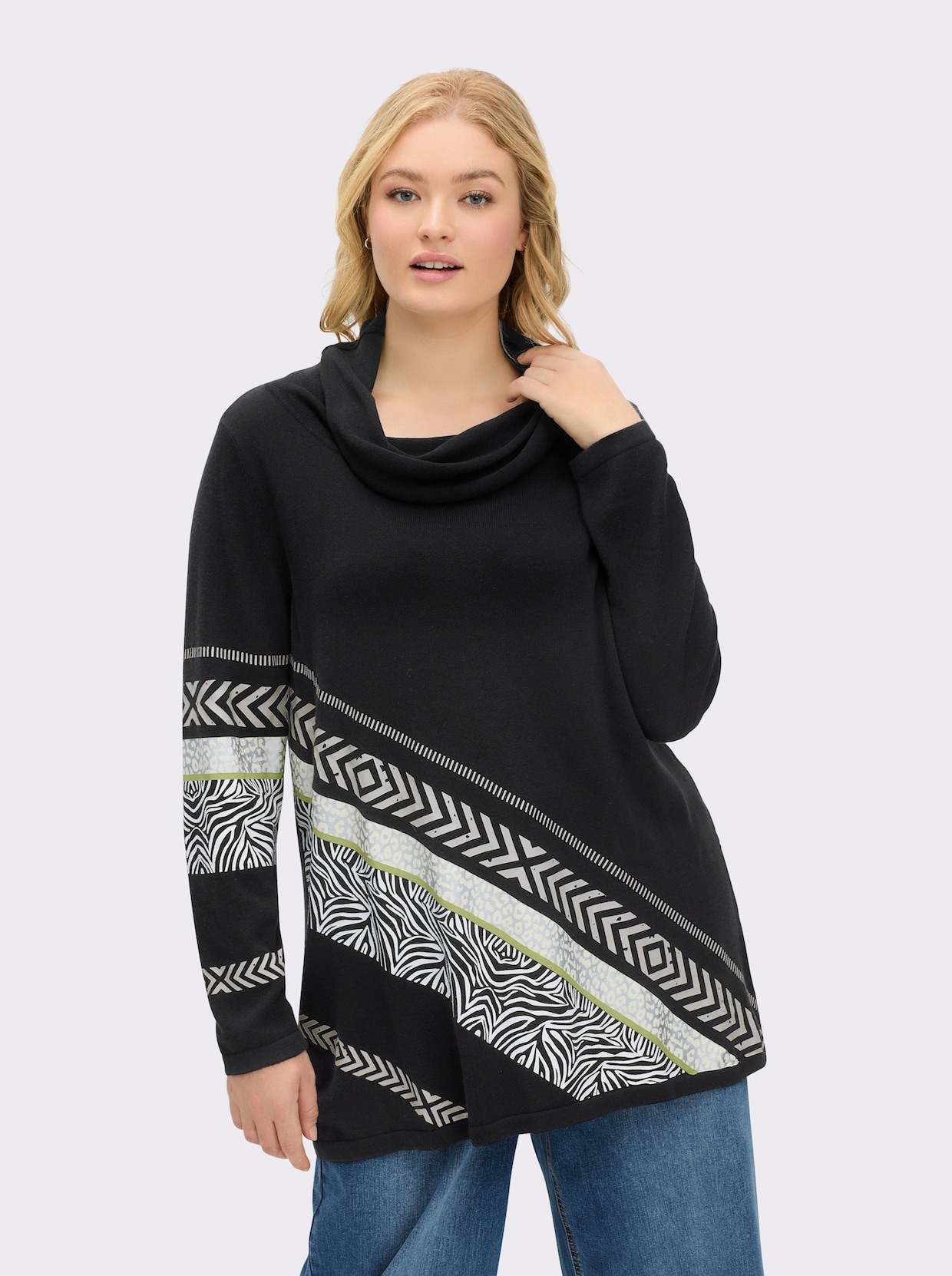 Rollkragenpullover aus Viskose-Baumwoll-Mischung - schwarz-weiß-gemustert