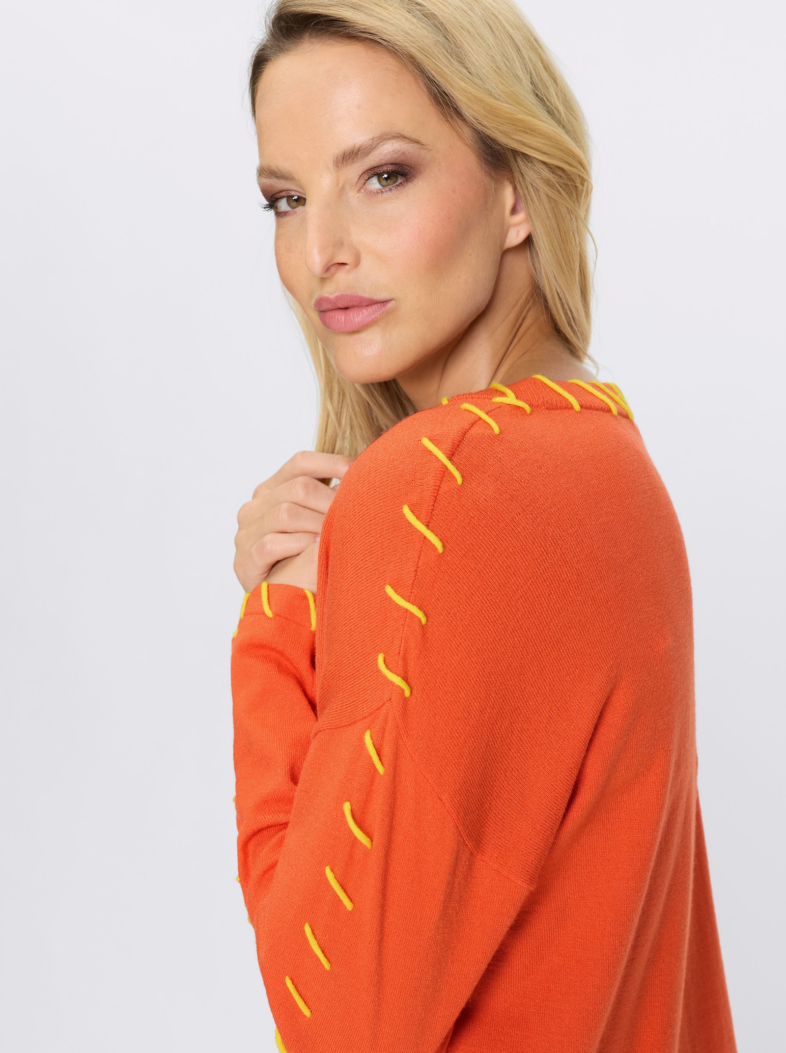 heine Pullover van fijntricot met contrastdetails - oranje