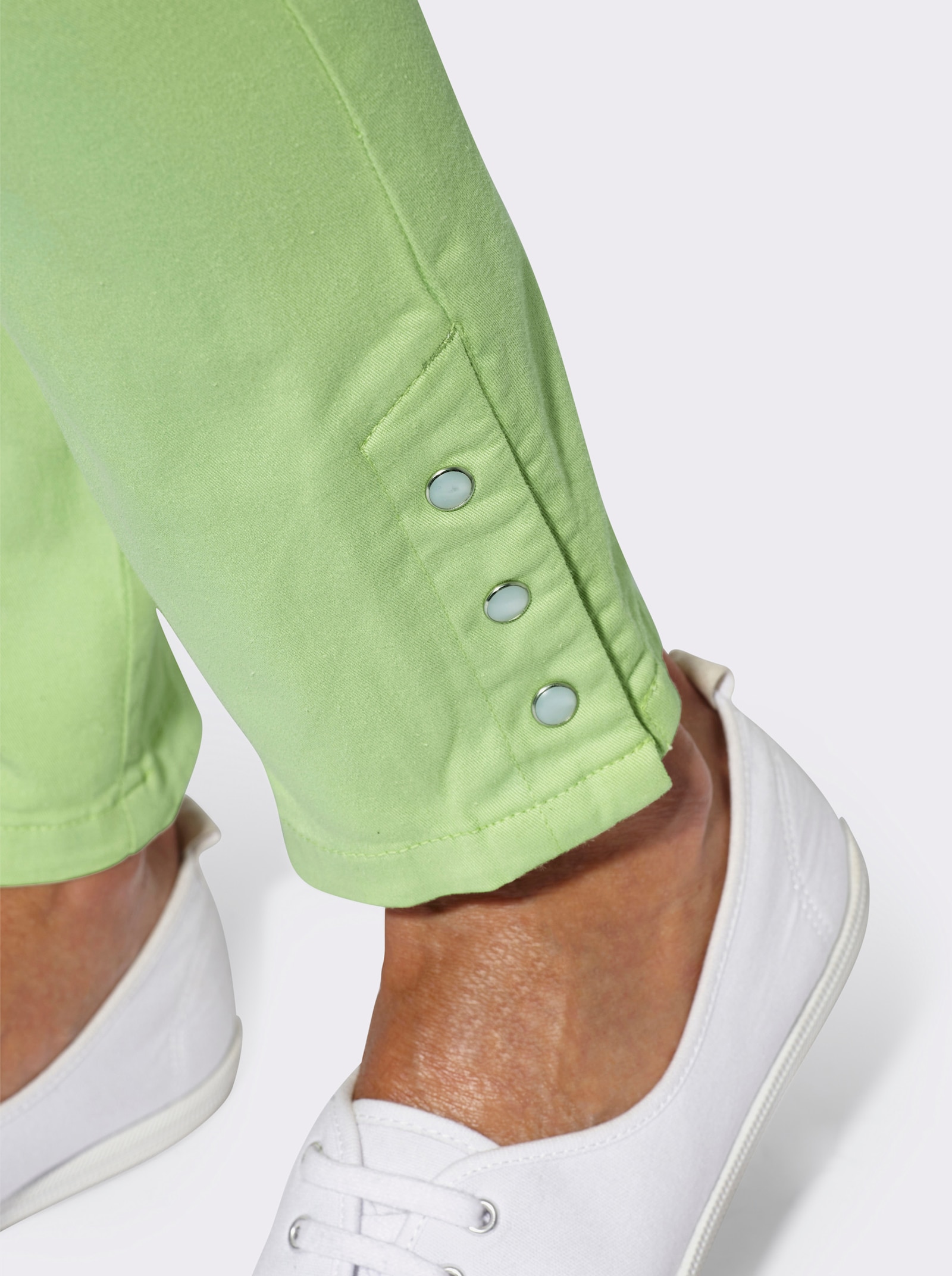 Jeans in verkürzter Form, Dehnbund - reseda