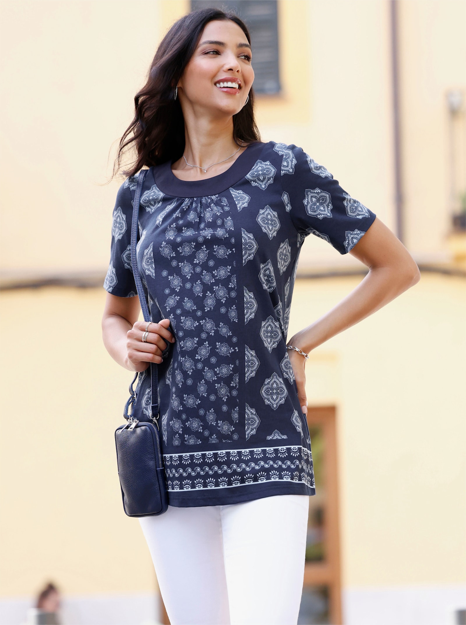 Longshirt mit gekräuseltem Rundhals-Ausschnitt - marine-hellblau-bedruckt