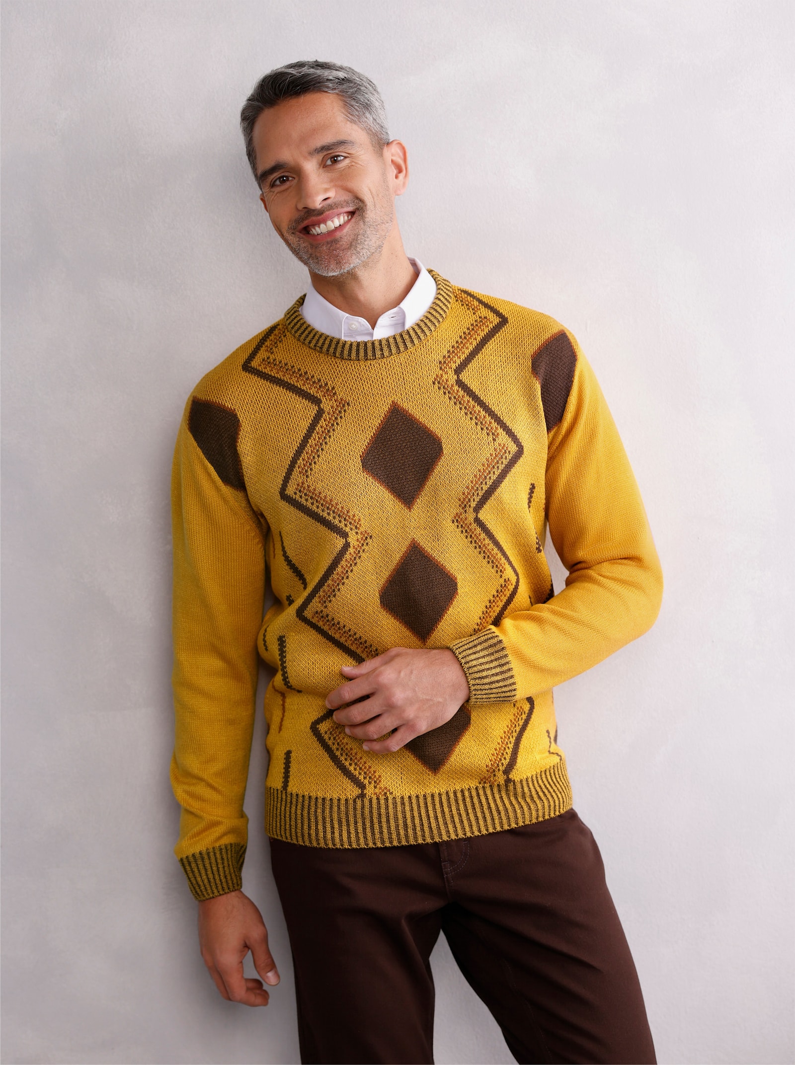 Pulóver s okrúhlym výstrihom - Okrovo-čokoládový vzor