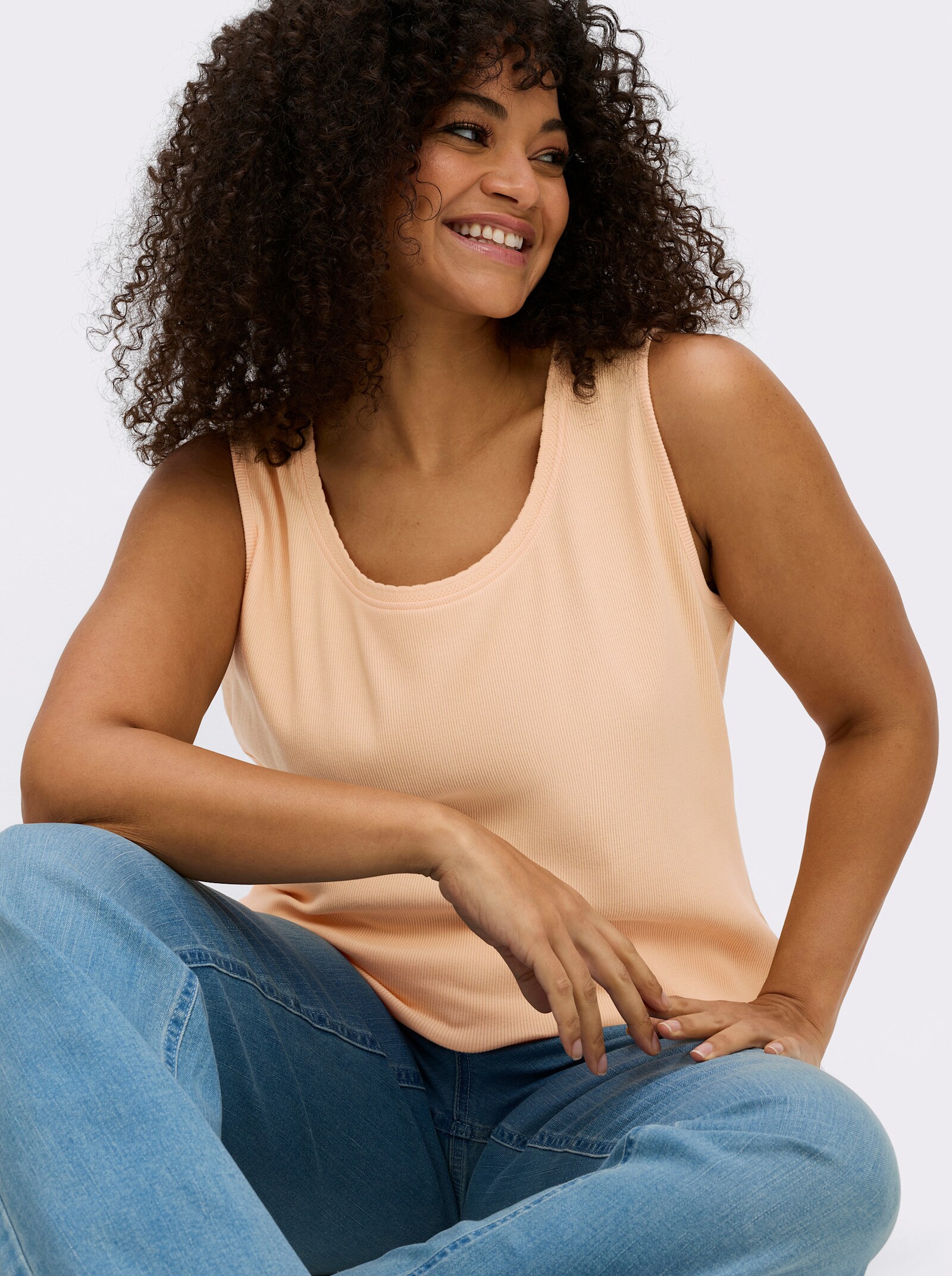 sheego Tanktop mit Ajourtape am Ausschnitt - apricot