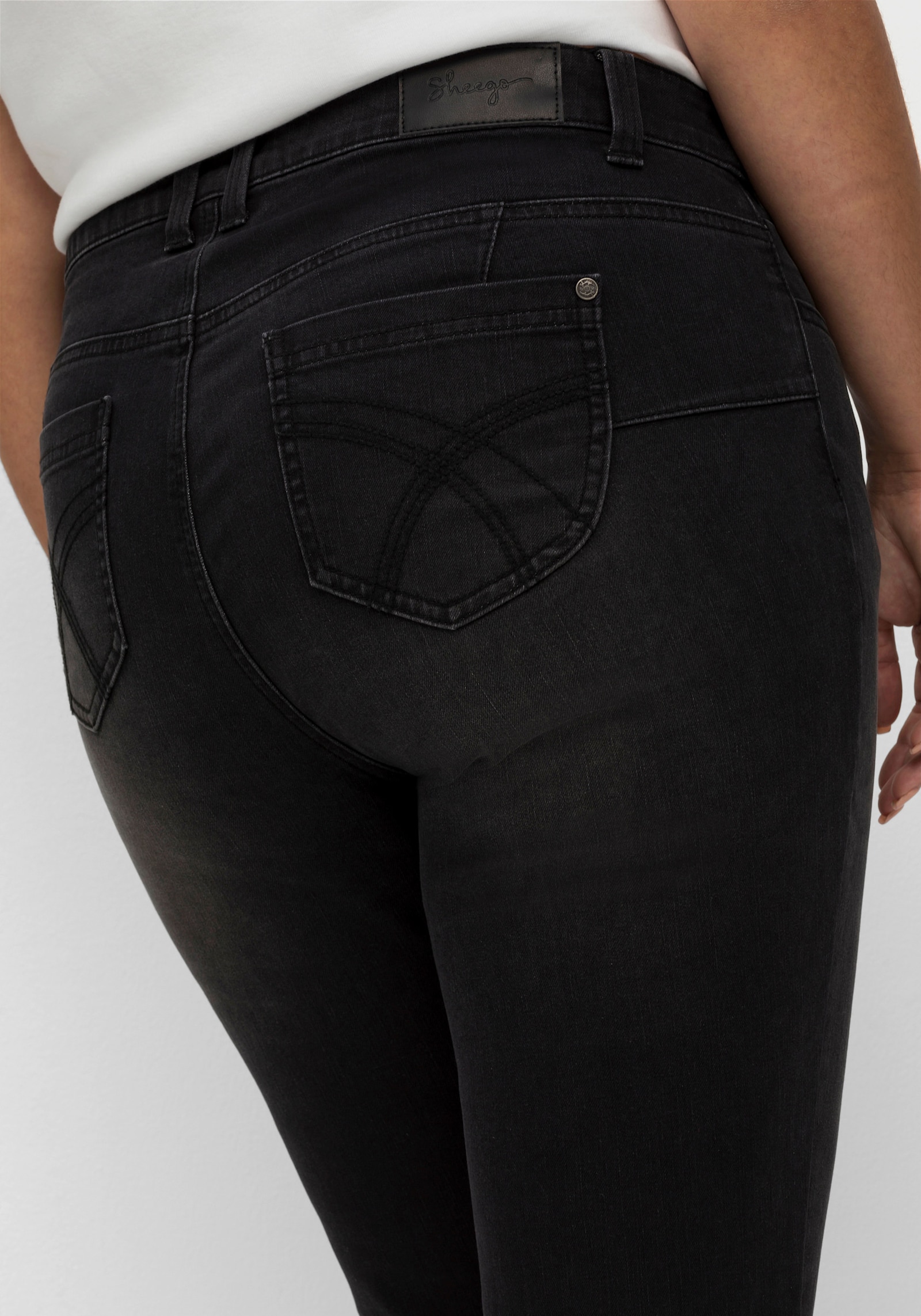 sheego Skinny Jeans mit bequemer Taille - black denim