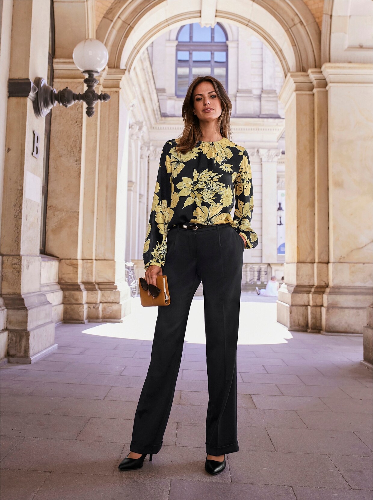 Comfortabele blouse - zwart/geel geprint